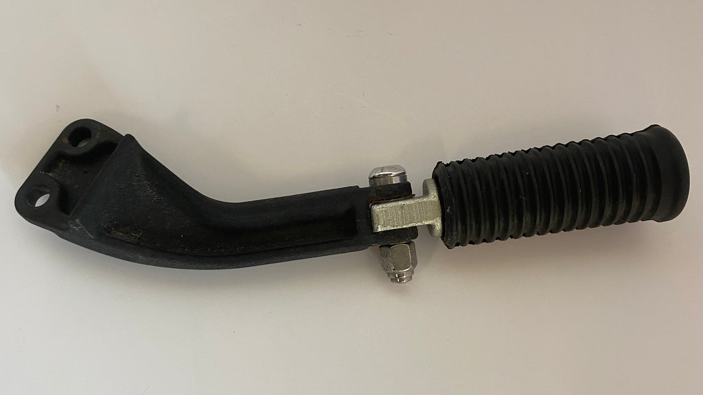 Support et cale pied passager droit Dyna Harley Davidson REF OEM 49224-06A