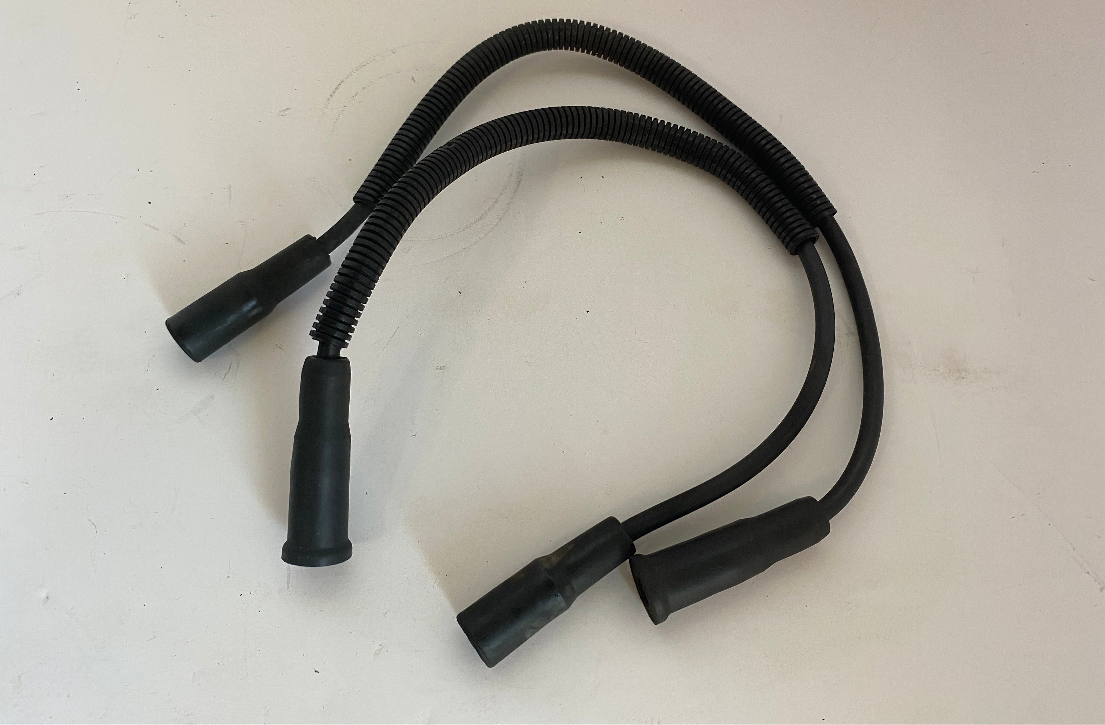Jeu de 2 fils de bougies allumage Sportster Harley Davidson REF OEM 31996-04