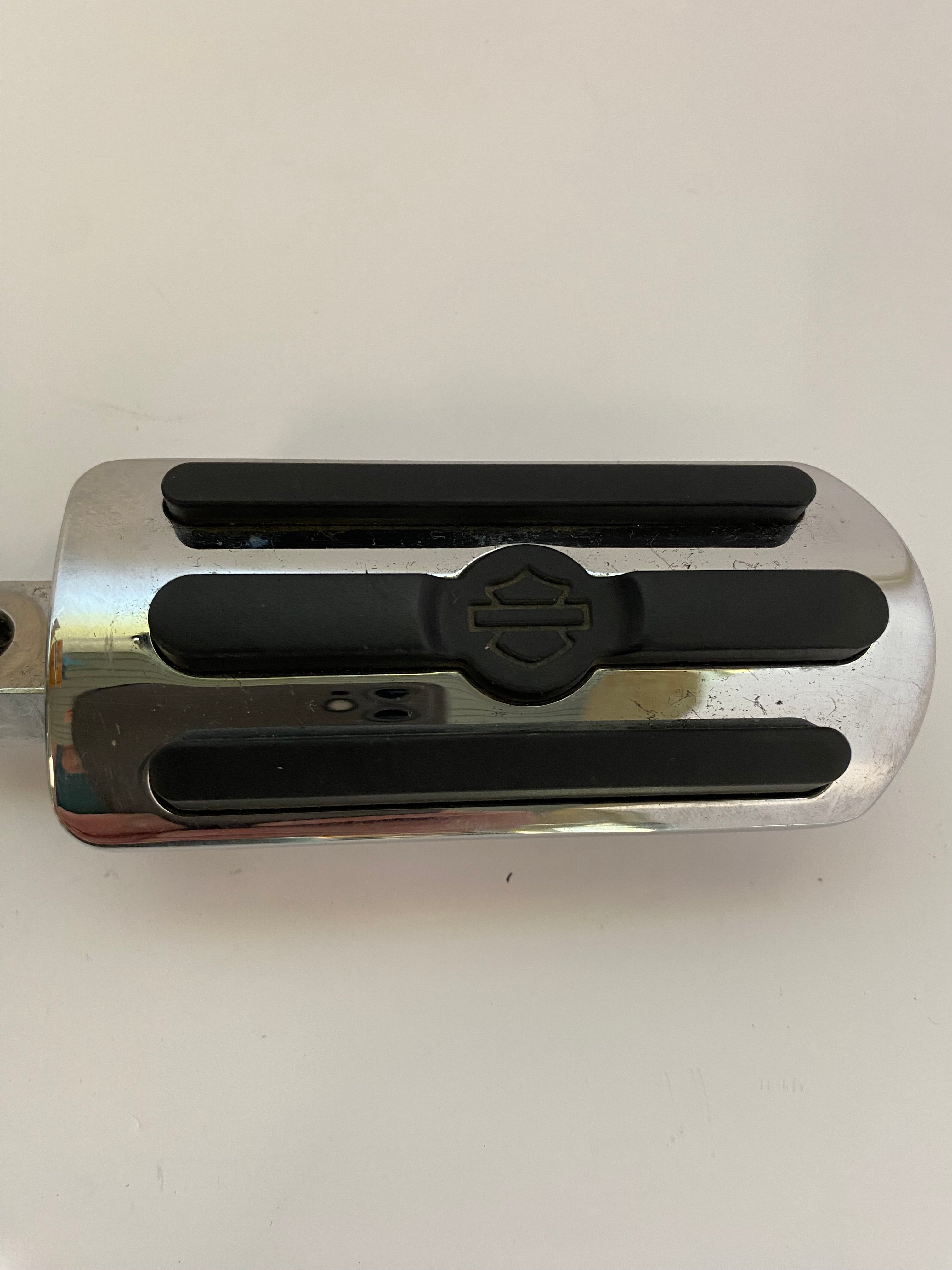 Jeu de cale pieds chromé et caoutchouc Harley Davidson REF OEM 50130-95A