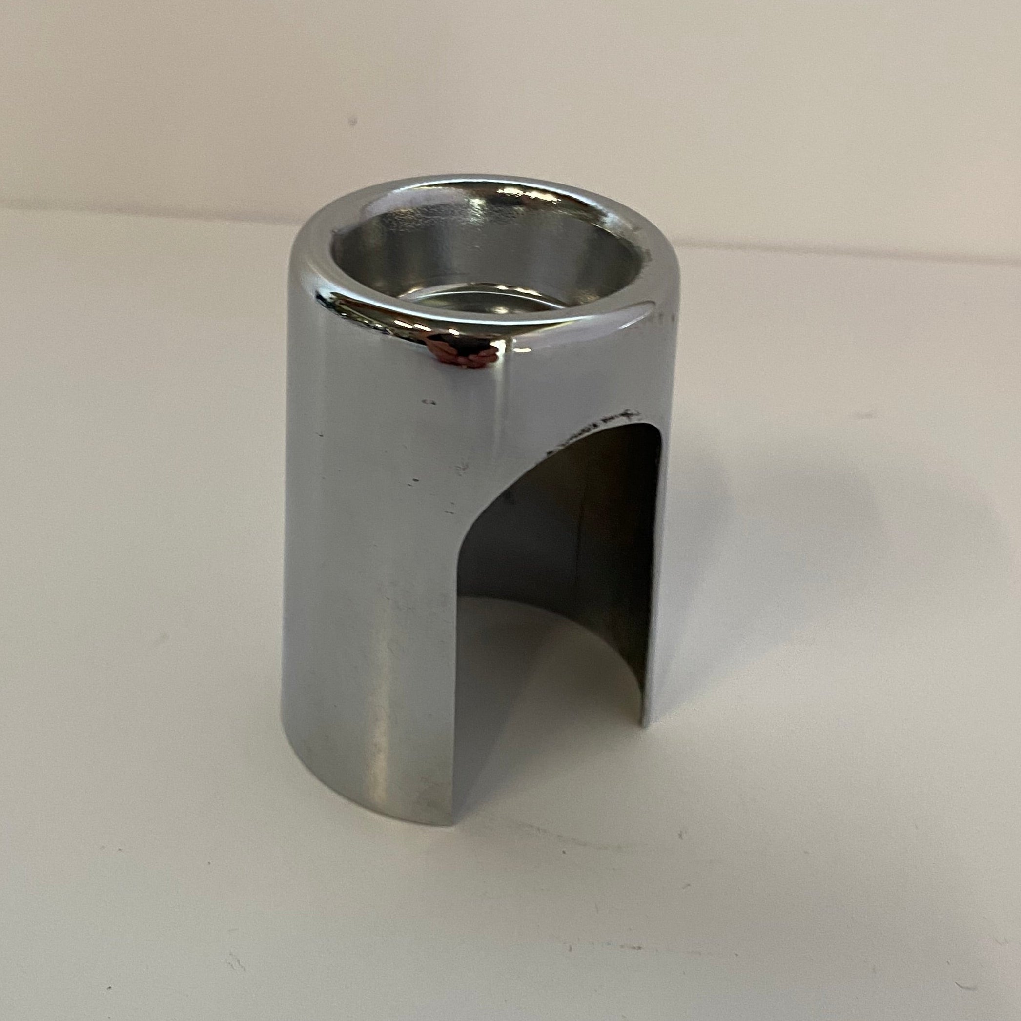 Cache supérieur amortisseur Dyna Harley Davidson REF OEM 54708-65A