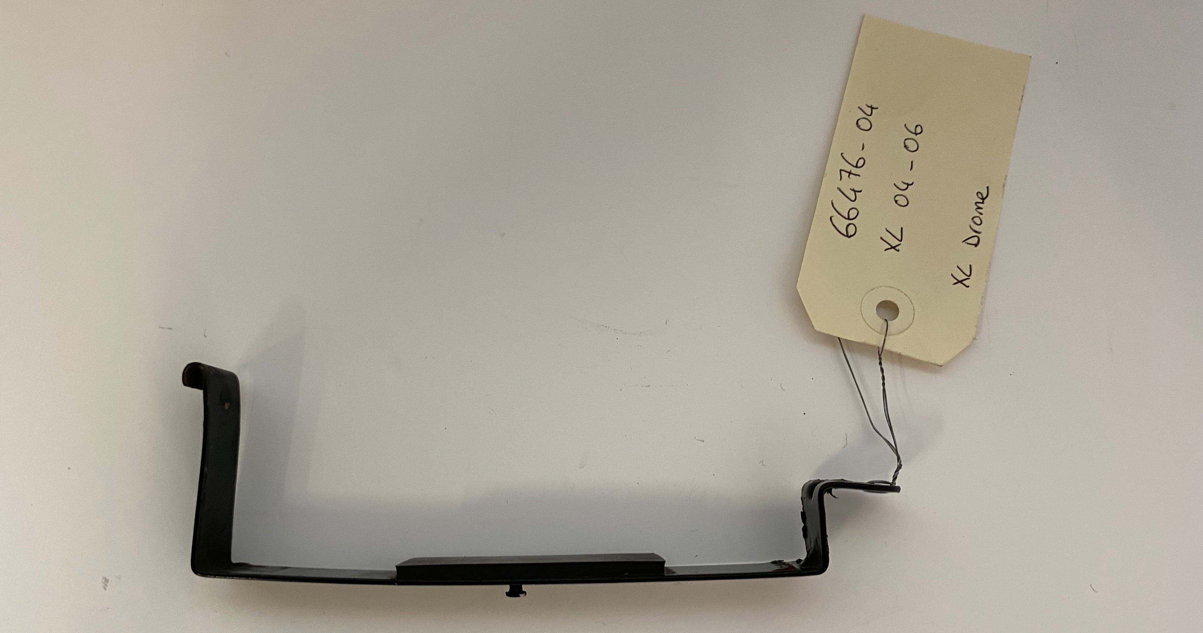 Sangle batterie Sportster Harley Davidson REF OEM 66476-04