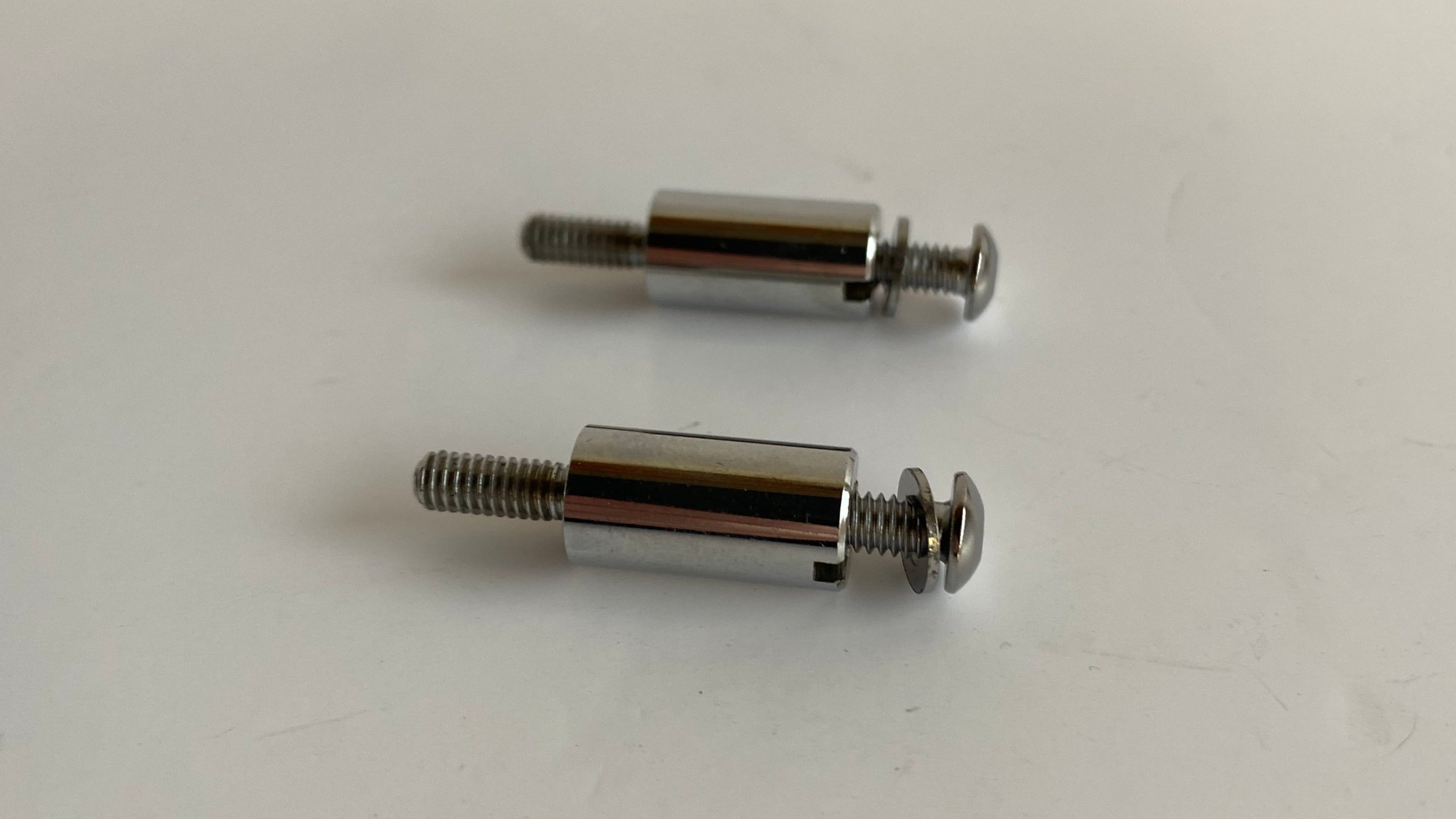 Jeu de 2 vis plateau allumage Harley Davidson REF OEM 32606-82