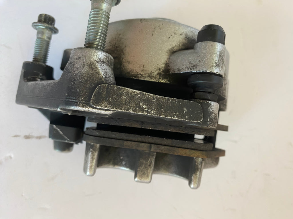 Etrier de frein avant Sportster Harley Davidson REF OEM 44121-04A