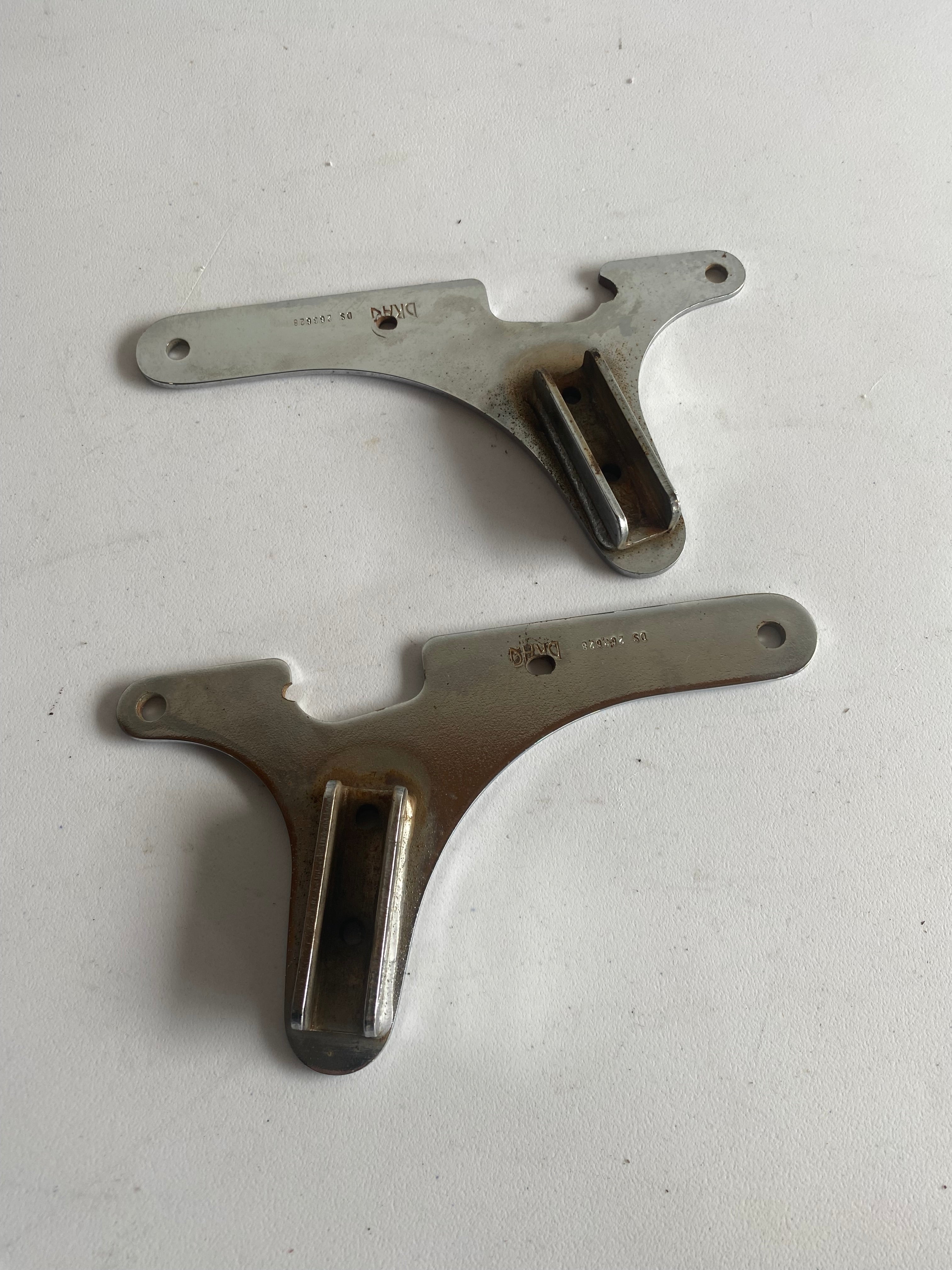 Platines fixations rigide sissy bar Sportster Harley Davidson REF DRAG : DS263628