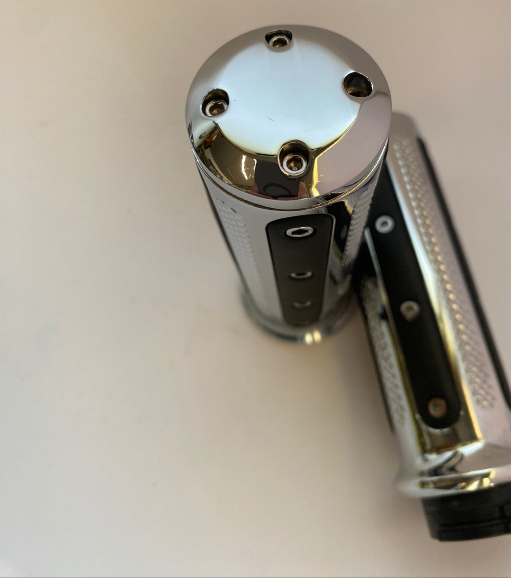 Jeu de poignées Kuryakyn Heavy industries grips câble Harley Davidson REF 6120