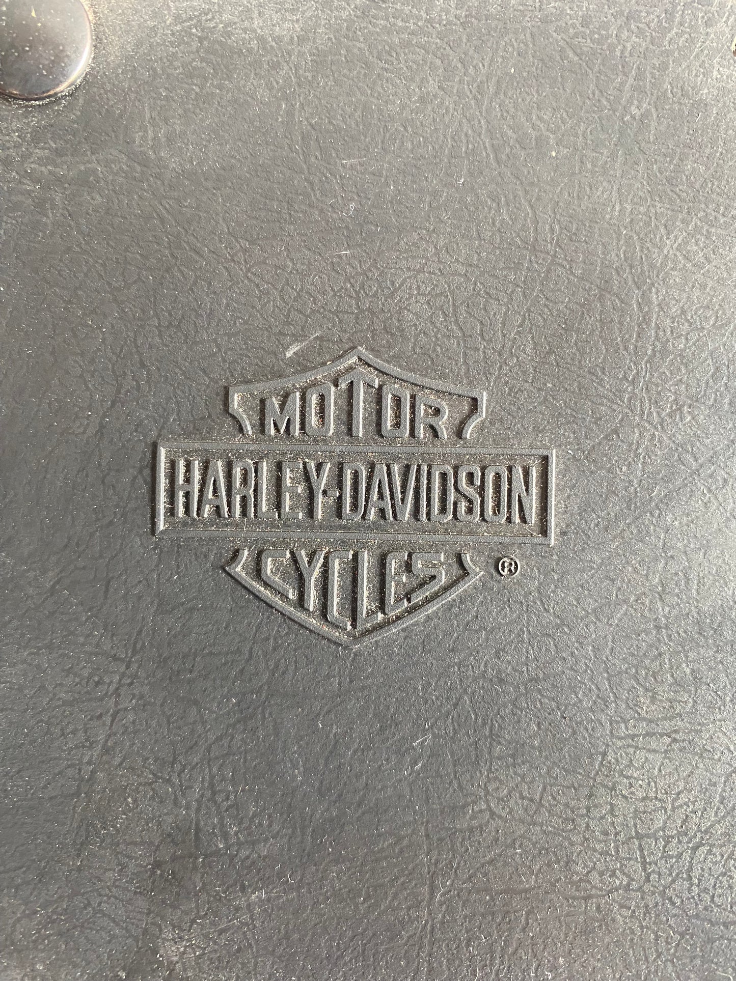 Couvercle de boite à gants gauche Harley Davidson REF OEM : 58681-05