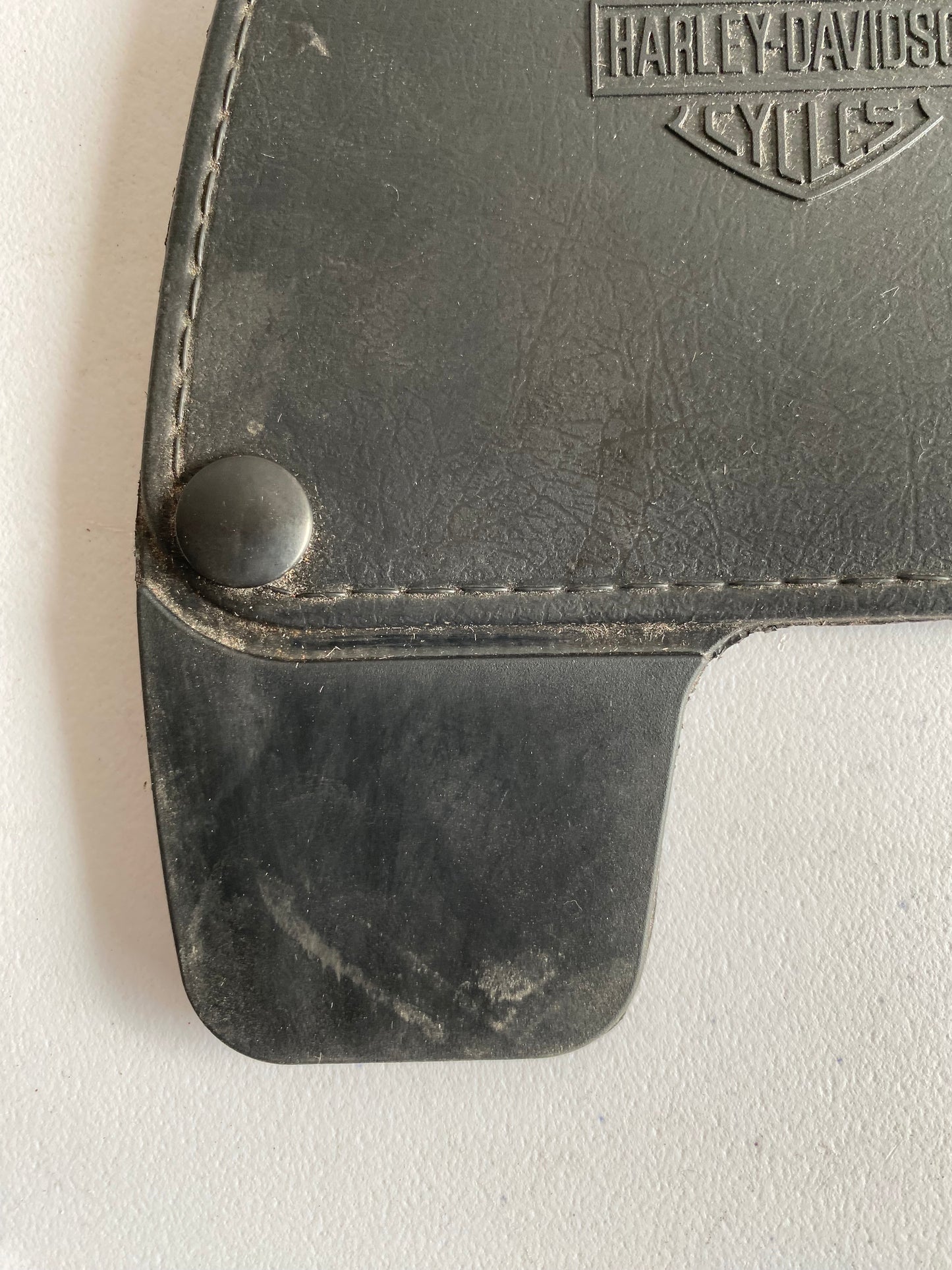 Couvercle de boite à gants gauche Harley Davidson REF OEM : 58681-05