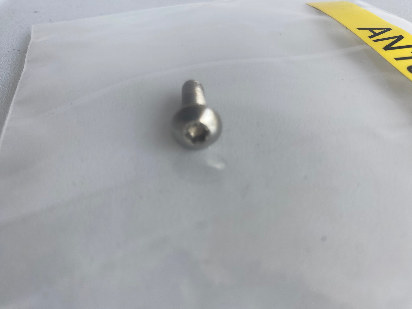 Vis de saute vent Buell XB9S / XB12S REF OEM : AN1005.3FSS