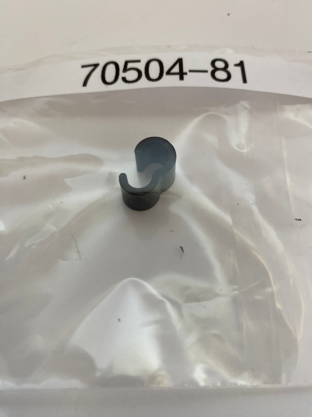 Clip pour câble accélérateur Harley Davidson REF OEM 70504-81