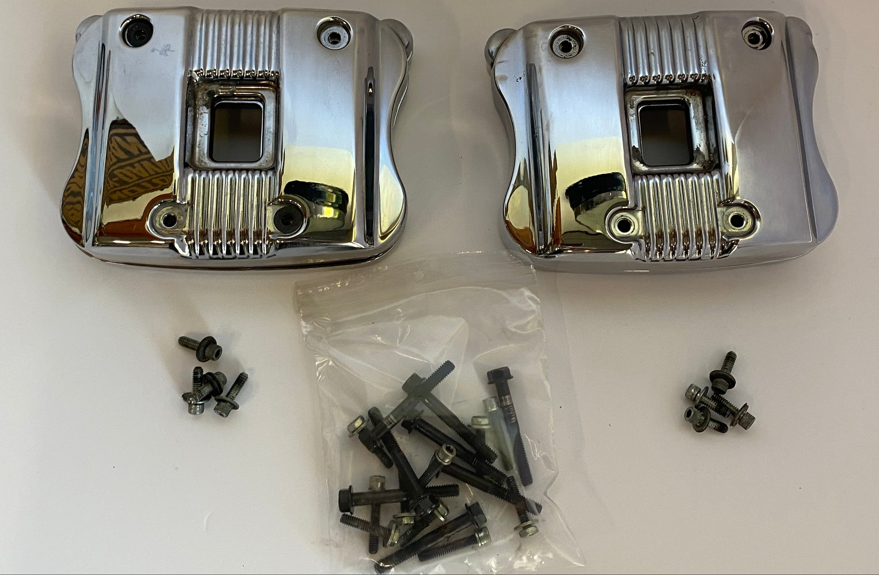 Jeu de caches culbuteurs chromés Sportster Harley Davidson REF OEM 17551-04 & 17537-96C