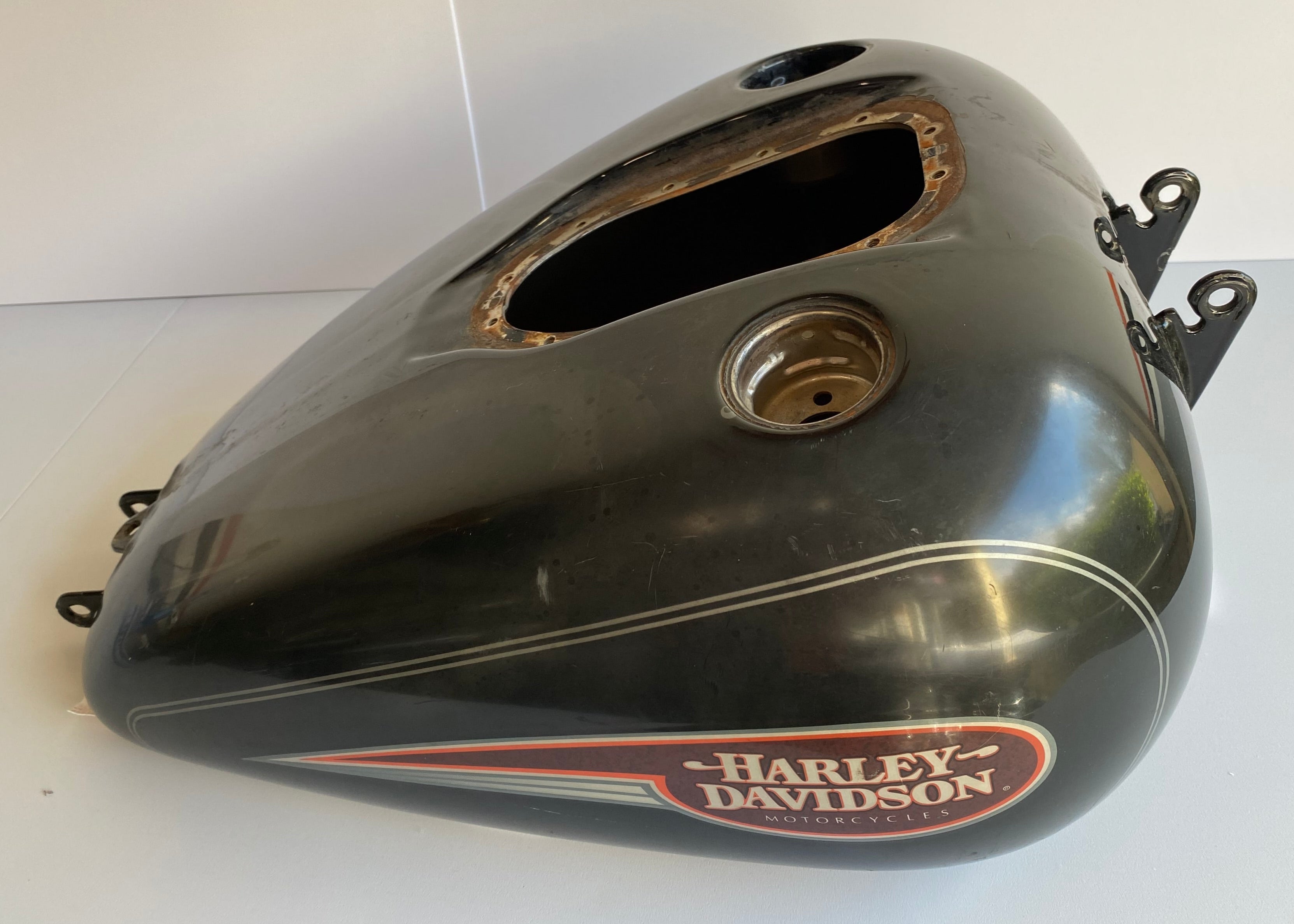 Réservoir Dyna Harley Davison REF OEM : 61014-06BHY