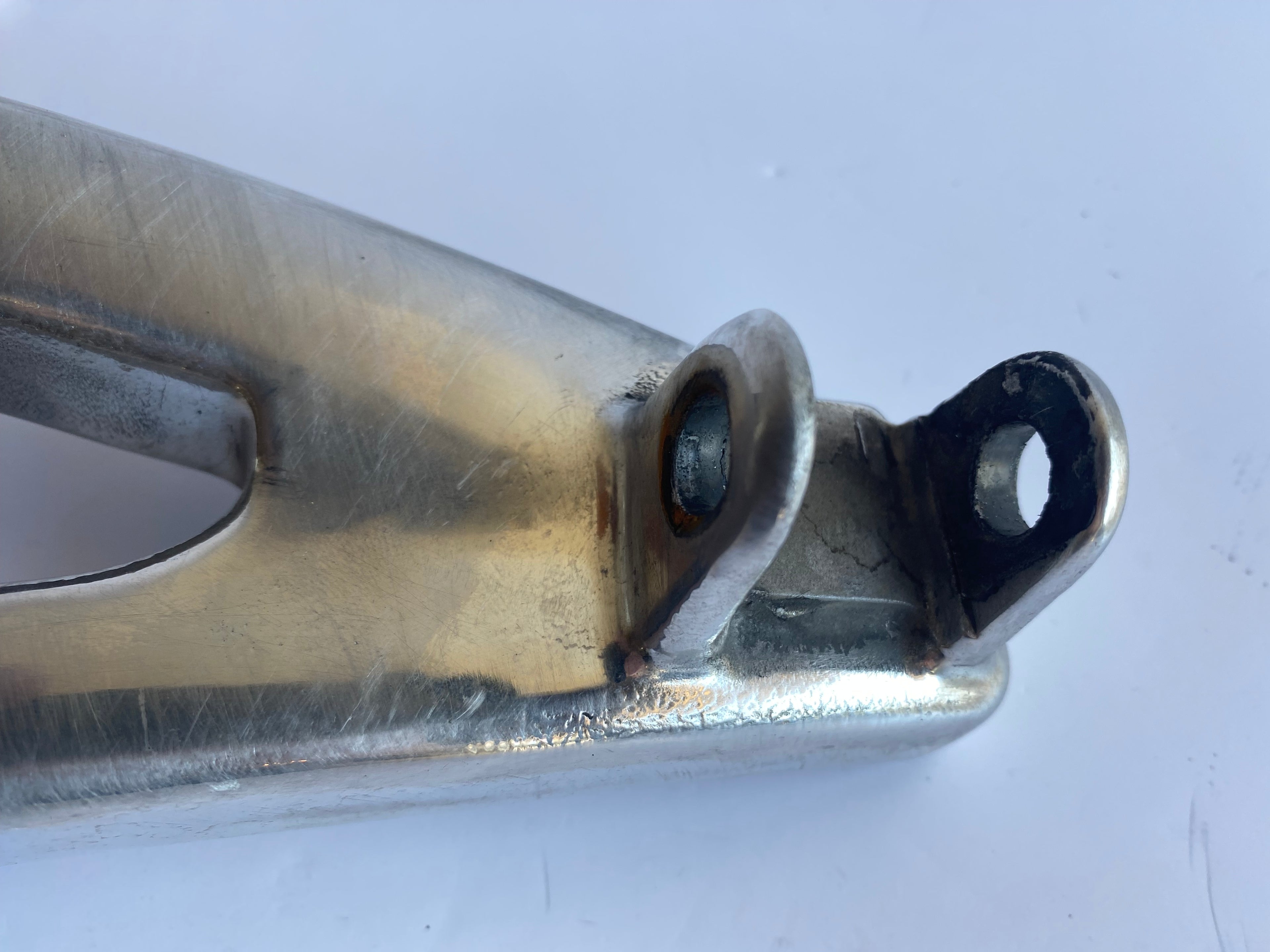 Support de repose pied gauche passager BUELL XB REF OEM : N0406.02A8