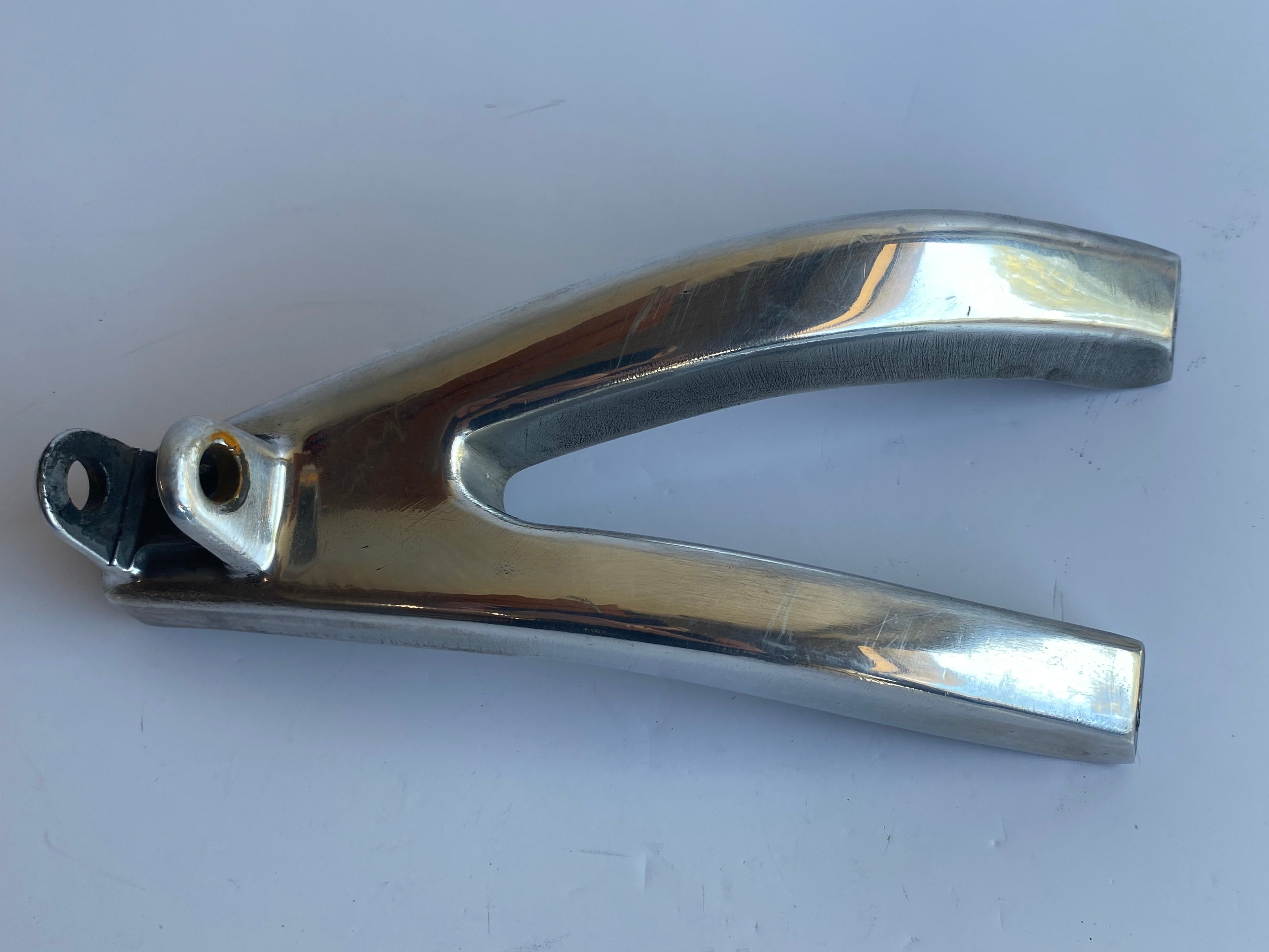 Support de repose pied droit passager BUELL XB REF OEM : N0405.02A8