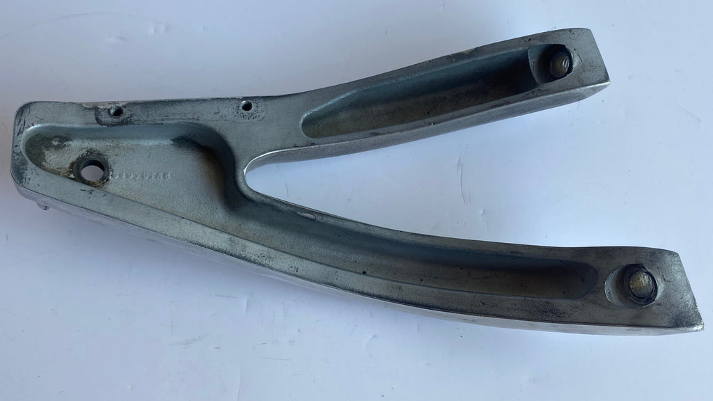 Support de repose pied droit passager BUELL XB REF OEM : N0405.02A8