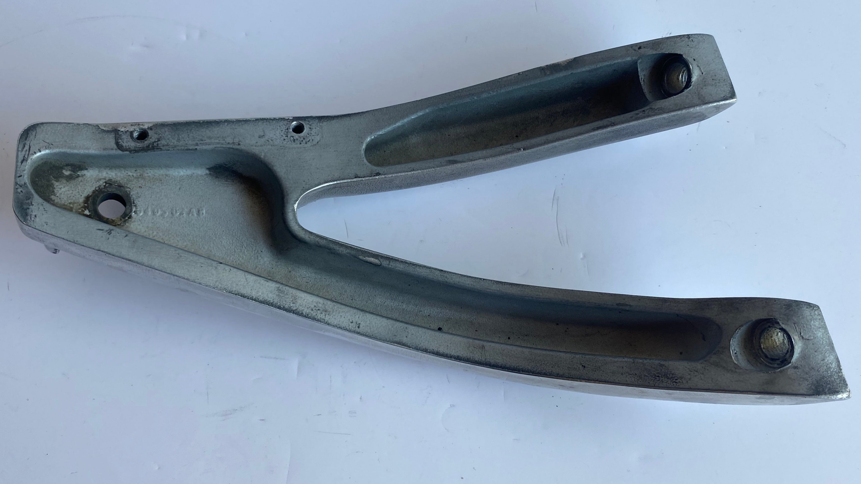 Support de repose pied droit passager BUELL XB REF OEM : N0405.02A8