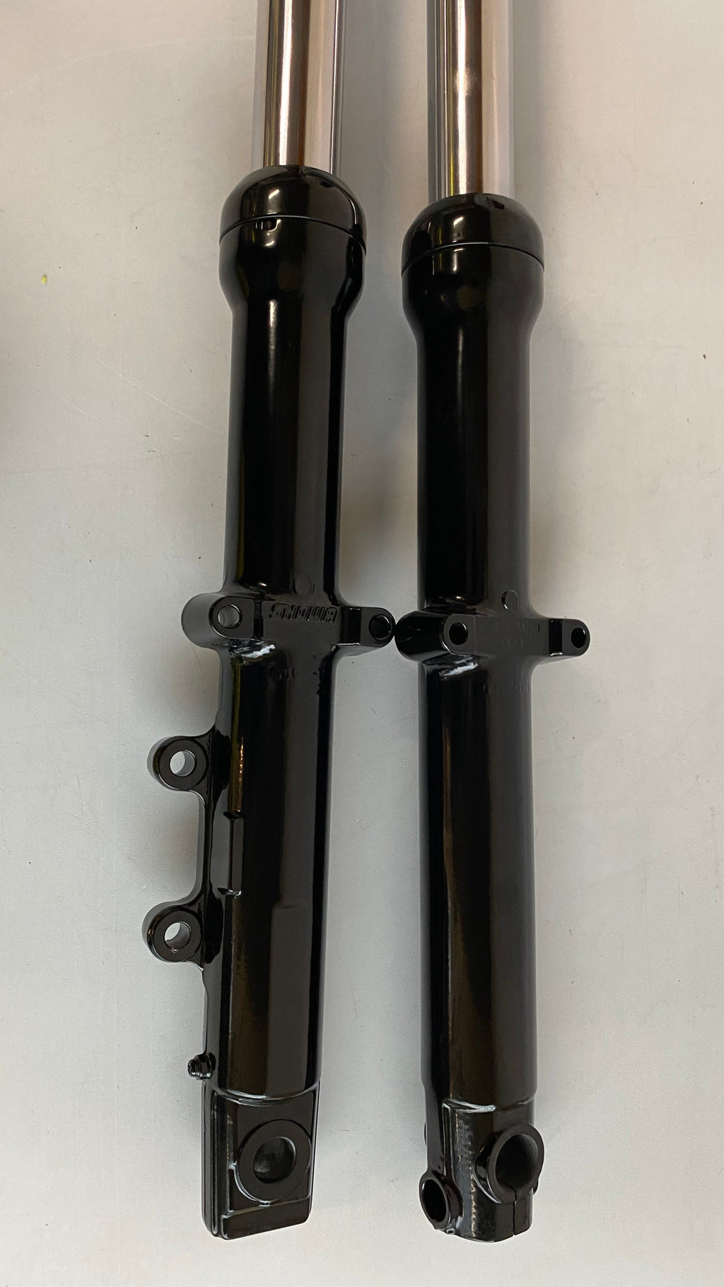 Jeu de bras de fourche noirs révisé 39mm Sportster Dyna Harley Davidson REF OEM 45900-04 & 45901-04