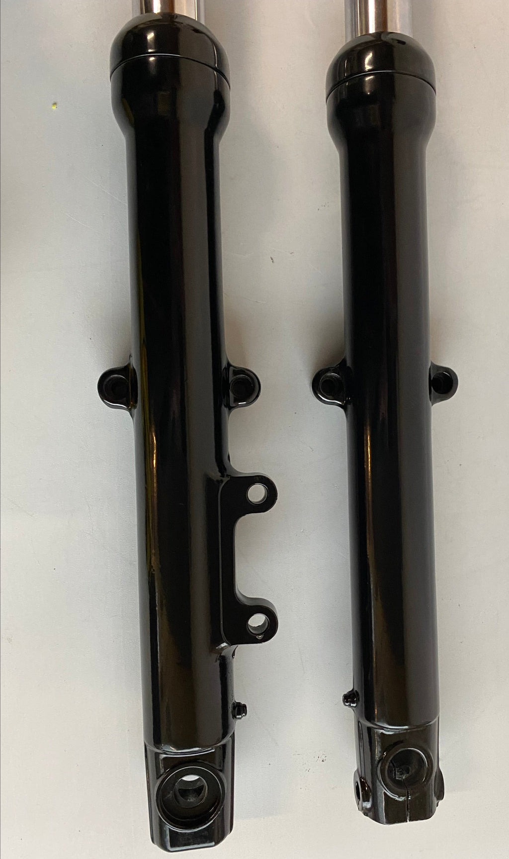 Jeu de bras de fourche noirs révisé 39mm Sportster Dyna Harley Davidson REF OEM 45900-04 & 45901-04