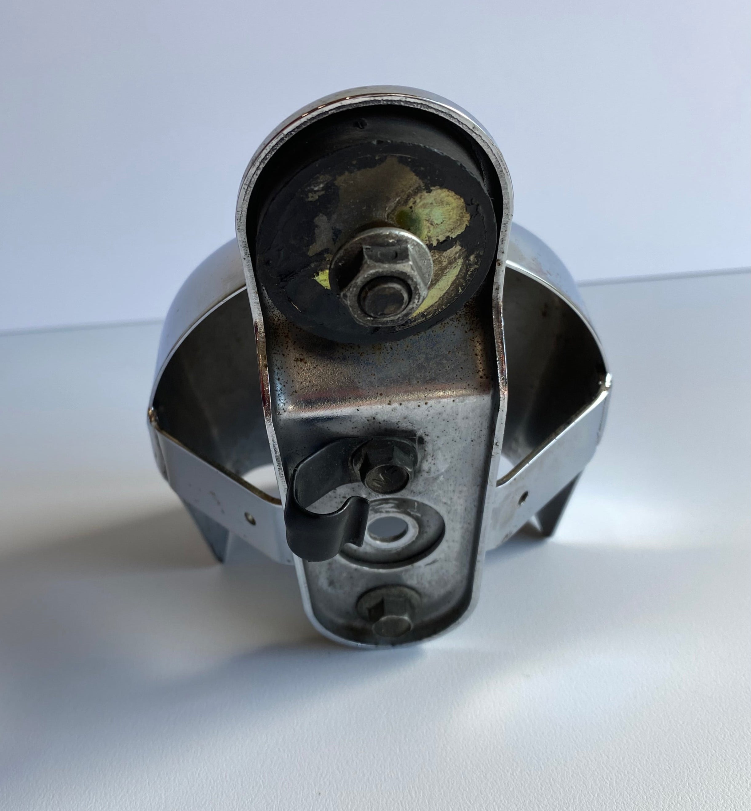 Cache klaxon chromé Harley Davidson REF OEM : 613004478A