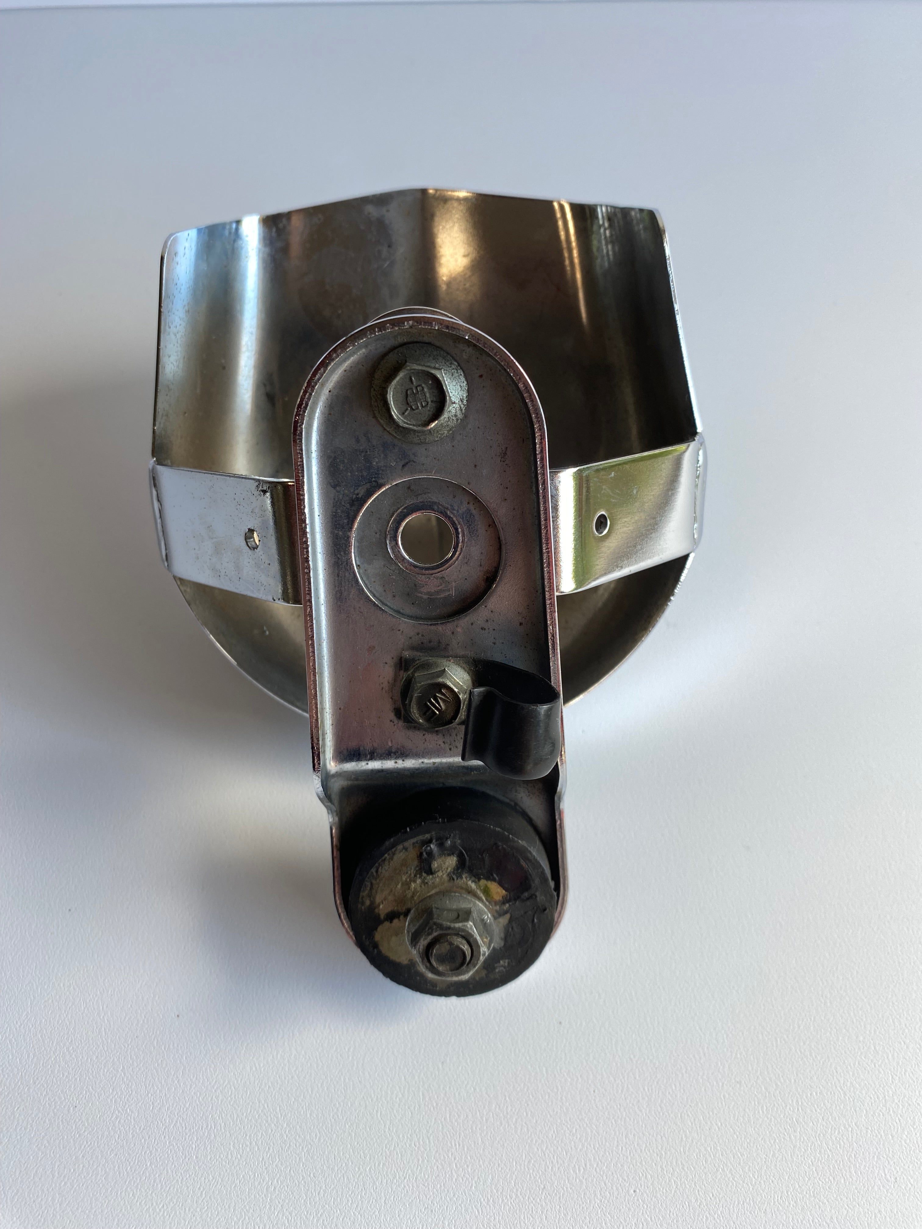 Cache klaxon chromé Harley Davidson REF OEM : 613004478A