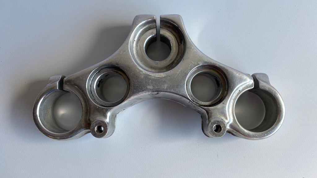 Té de fourche supérieur 39 mm Harley Davidson REF OEM : 45739-87