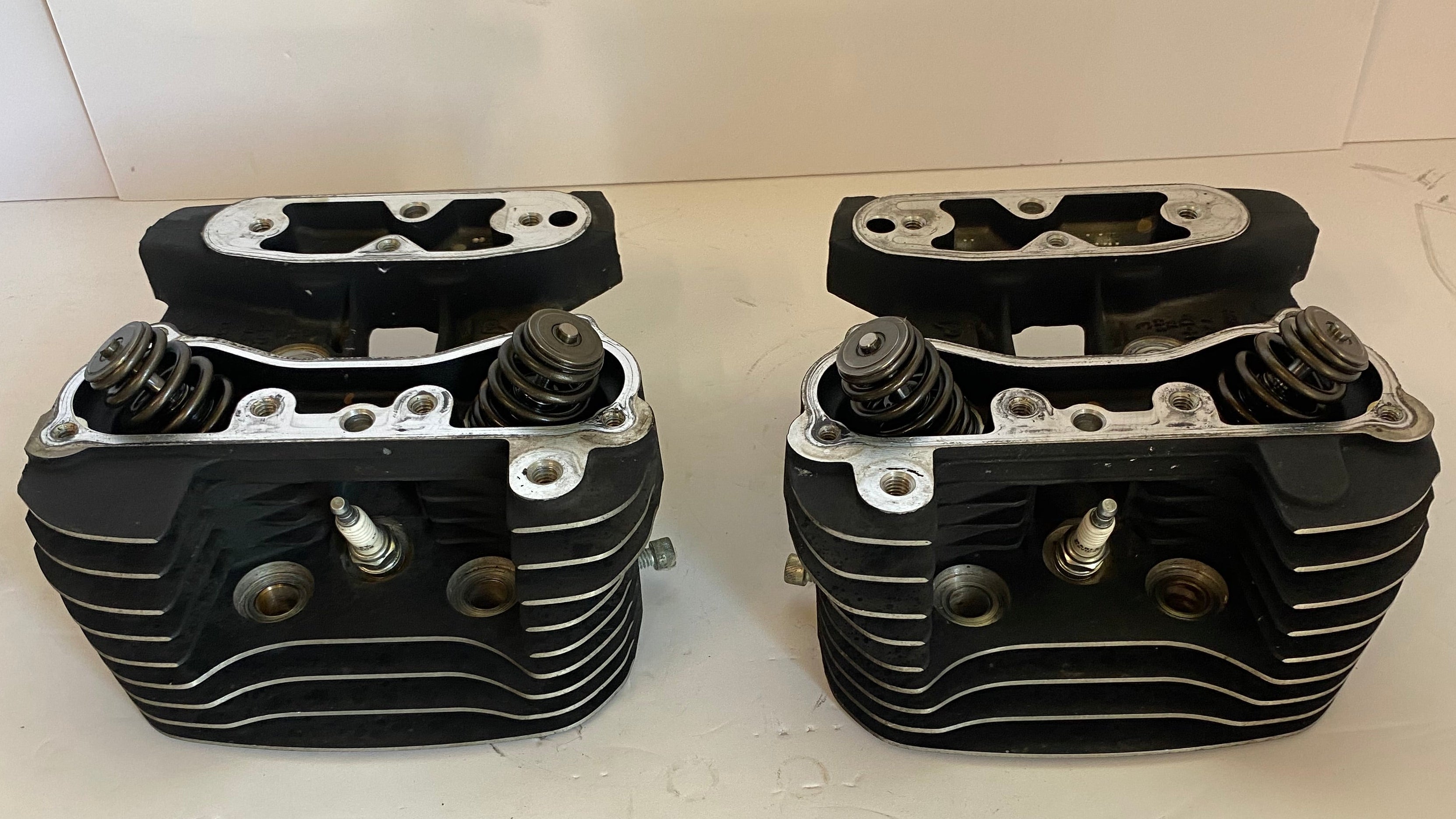 Jeu de culasses 1200 Sportster Harley Davidson RED OEM 16500158 & 16500159