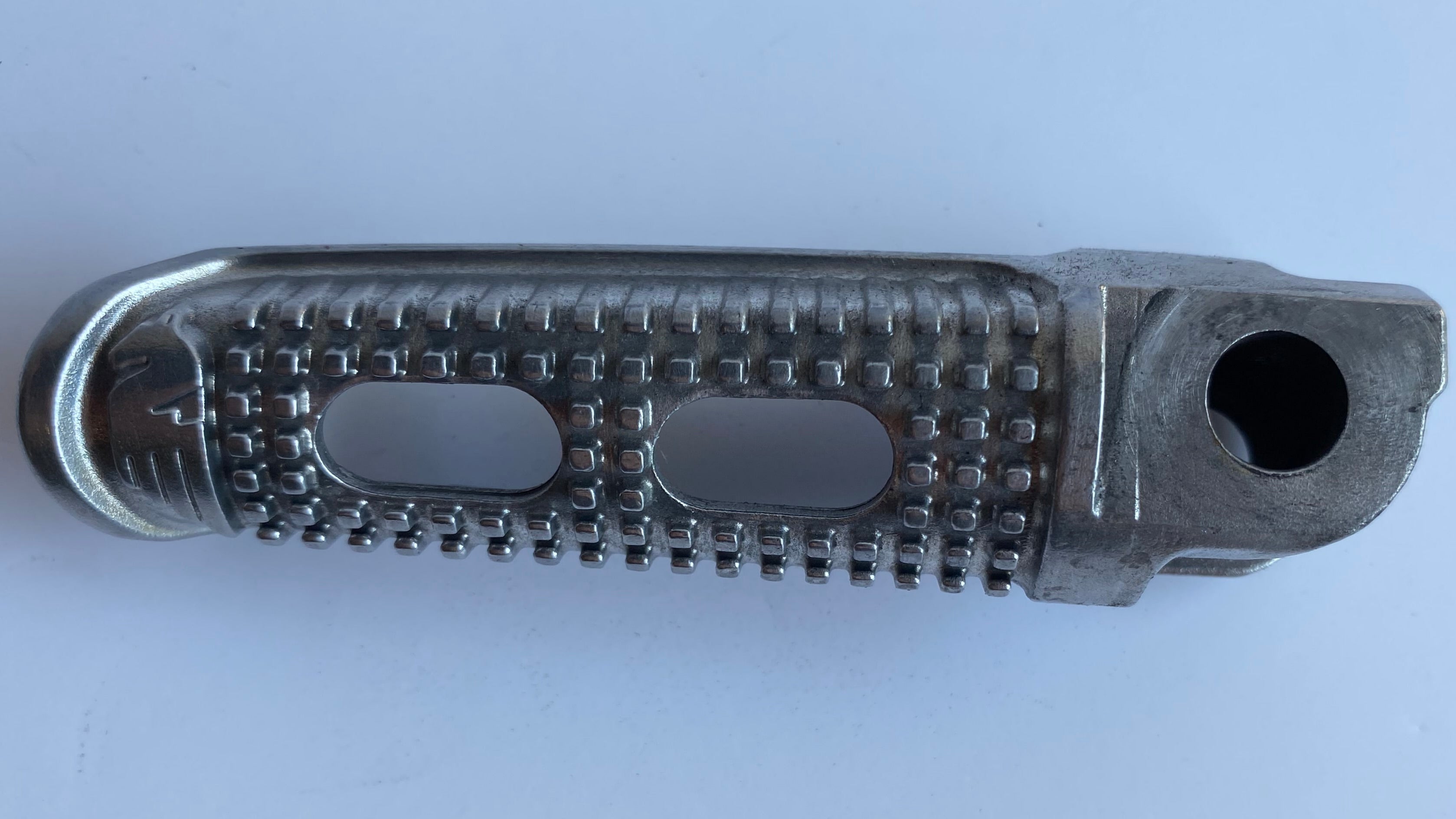 Cale pied passager gauche Buell XB REF OEM: N0552.02A8