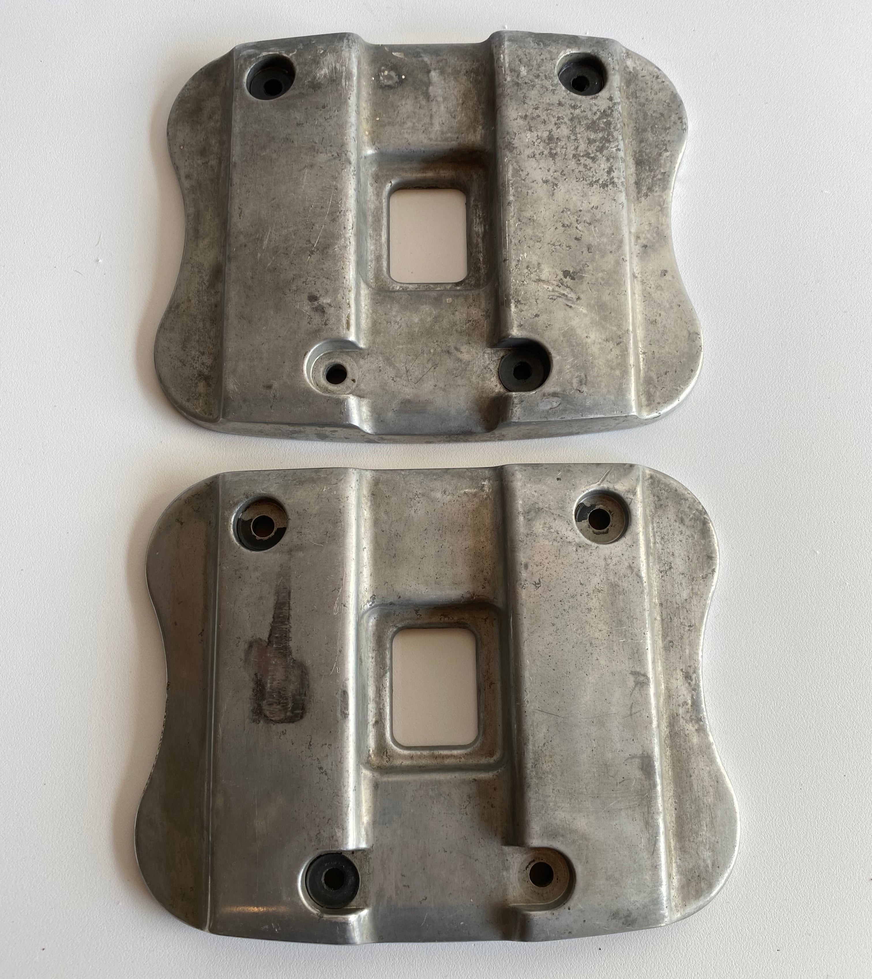 Harley Davidson Sportster Obere Kipphebelabdeckungen OEM-Referenz: 17581-95