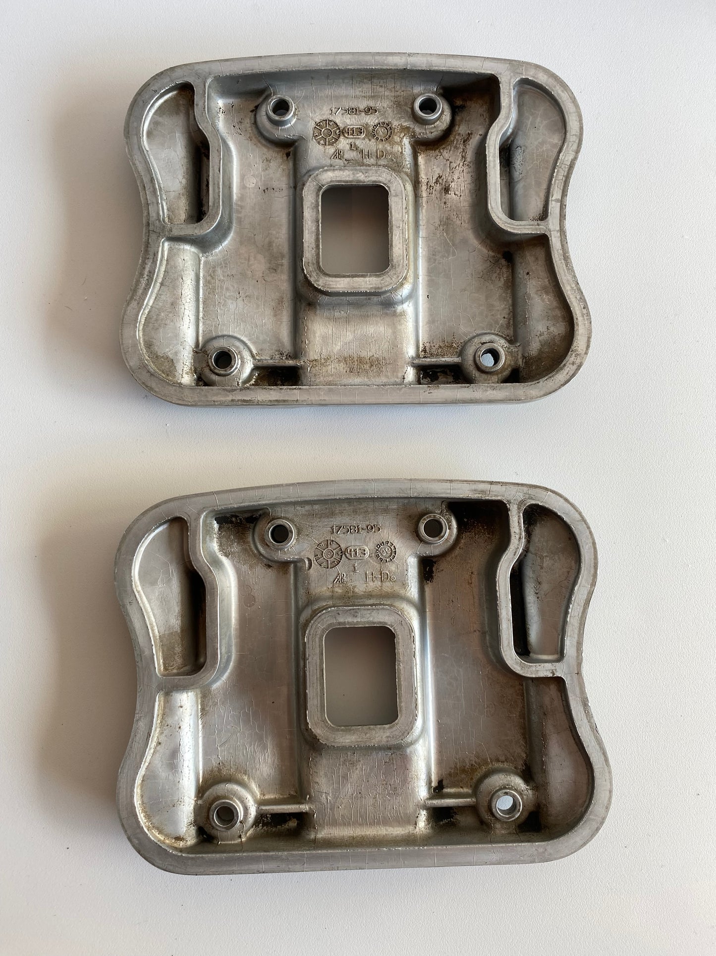 Caches culbuteur supérieur Harley Davidson REF OEM : 17581-95