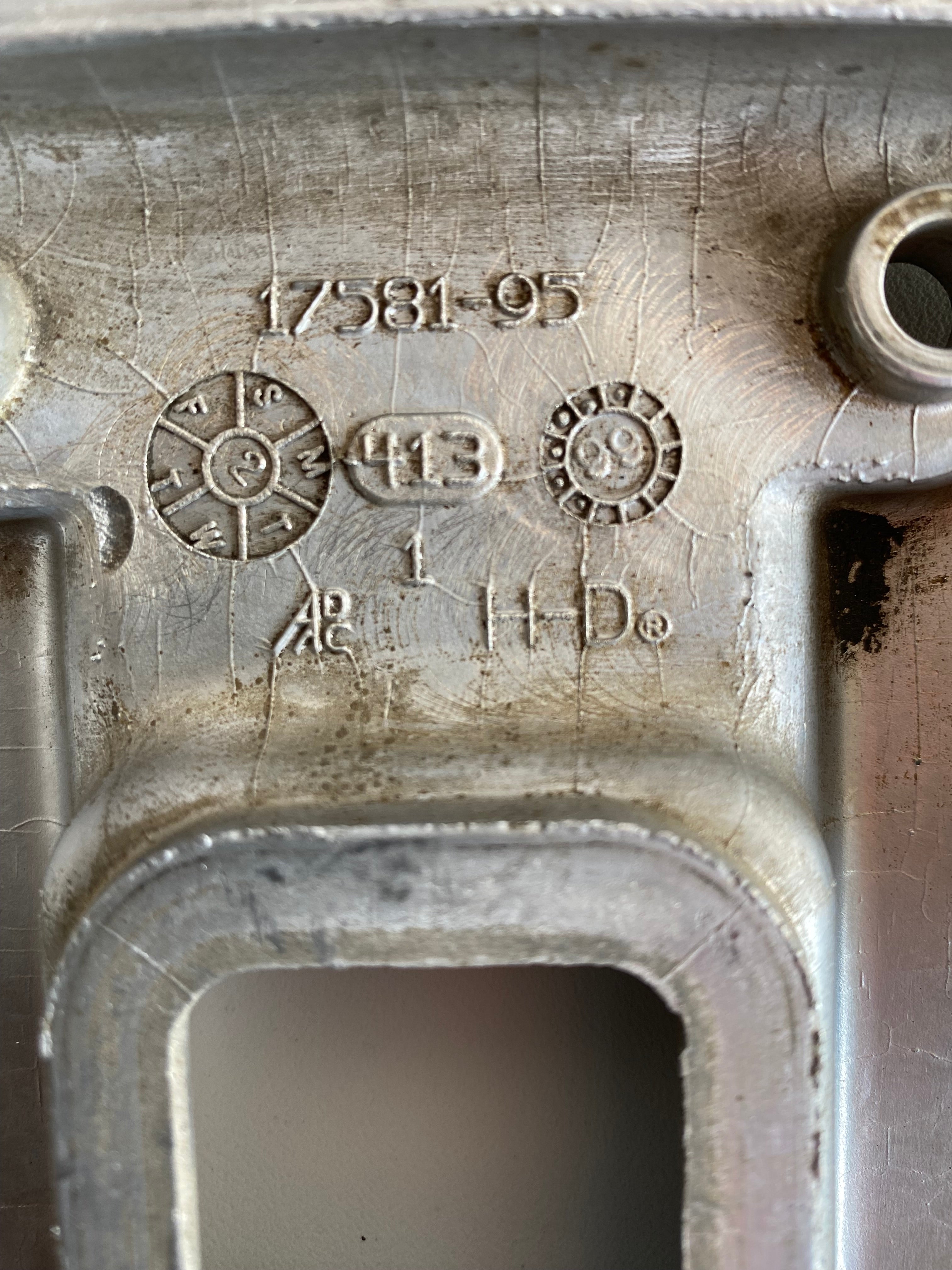 Harley Davidson Sportster Obere Kipphebelabdeckungen OEM-Referenz: 17581-95