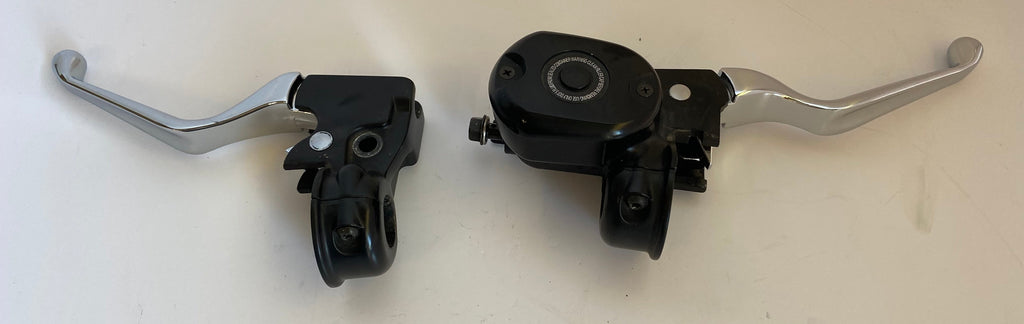 Jeu de manettes avec maitre cylindre avant Sportster Harley Davidson REF OEM 45146-04