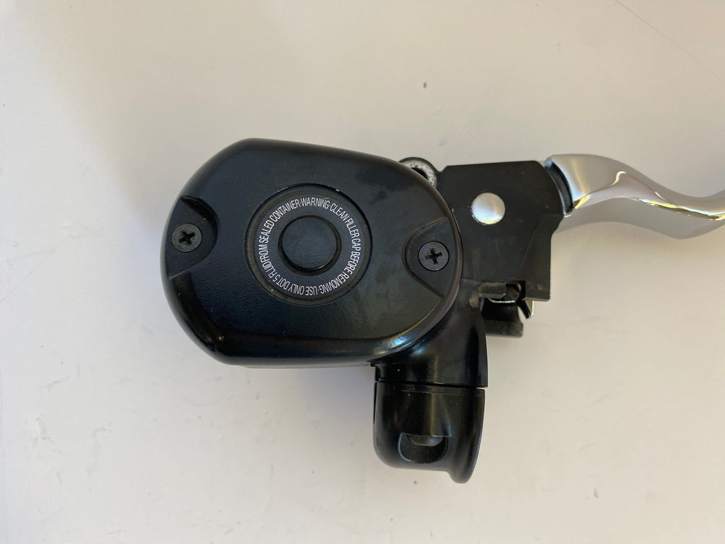 Jeu de manettes avec maitre cylindre avant Sportster Harley Davidson REF OEM 45146-04