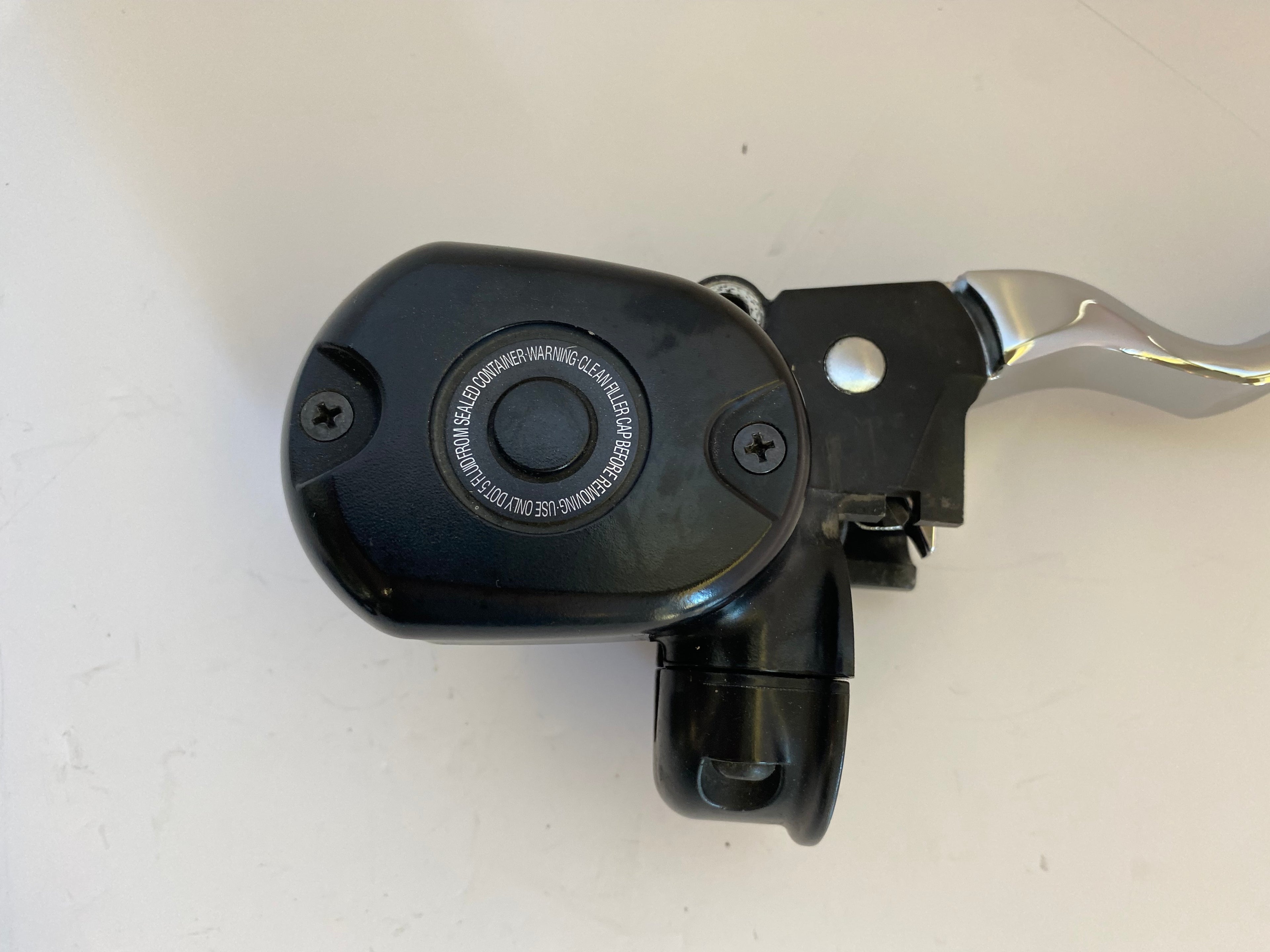 Jeu de manettes avec maitre cylindre avant Sportster Harley Davidson REF OEM 45146-04