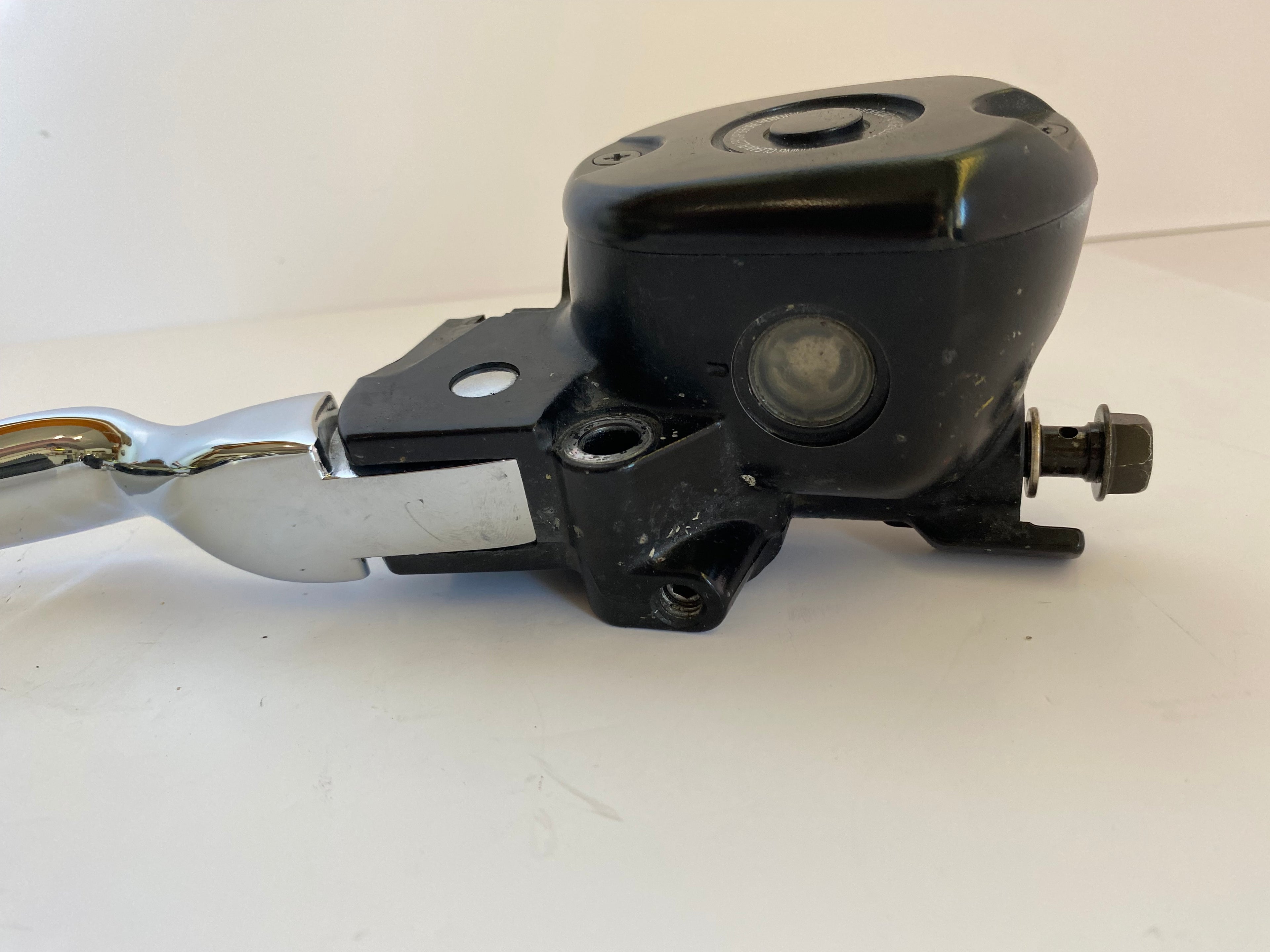 Jeu de manettes avec maitre cylindre avant Sportster Harley Davidson REF OEM 45146-04