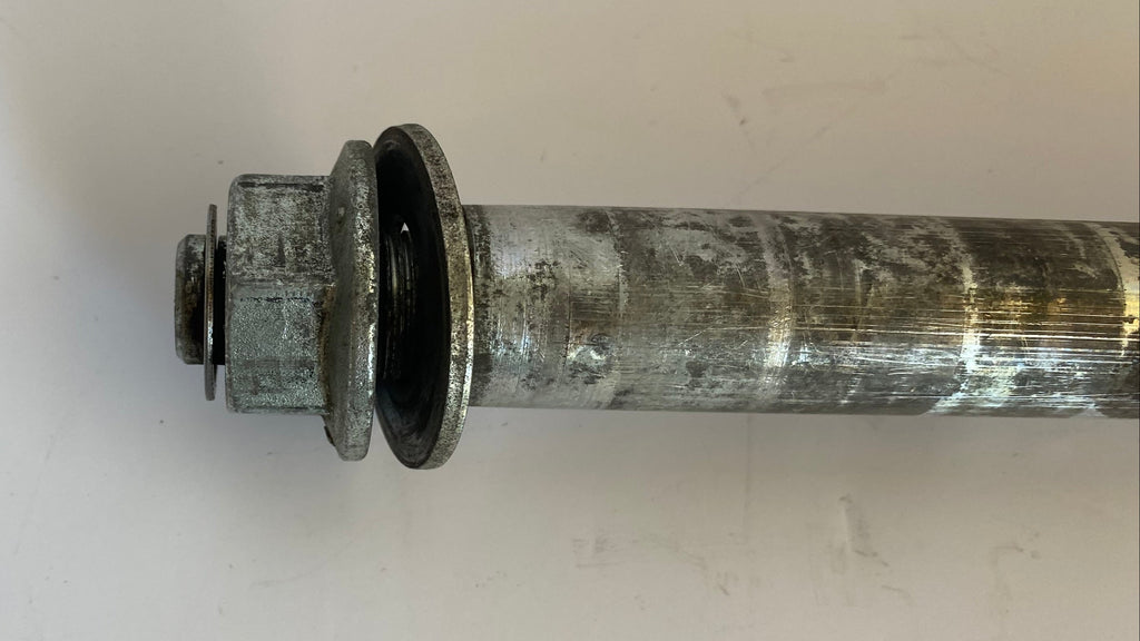 Axe de roue arrière 1 pouce Sportster Harley Davidson REF OEM 41176-05