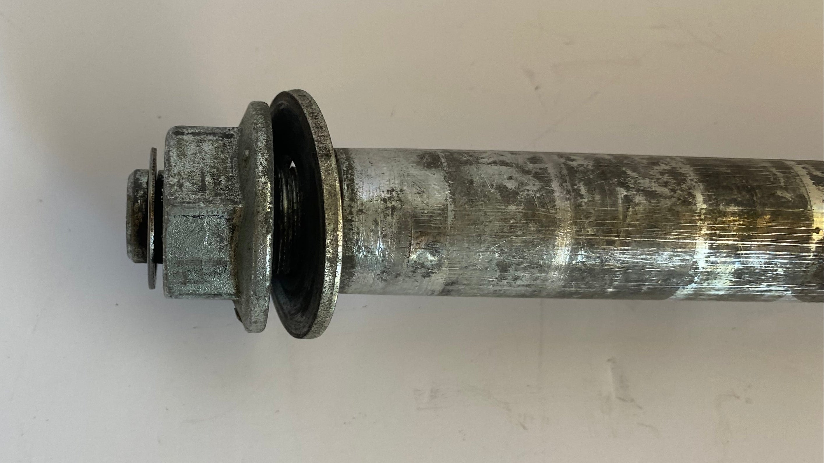 Axe de roue arrière 1 pouce Sportster Harley Davidson REF OEM 41176-05