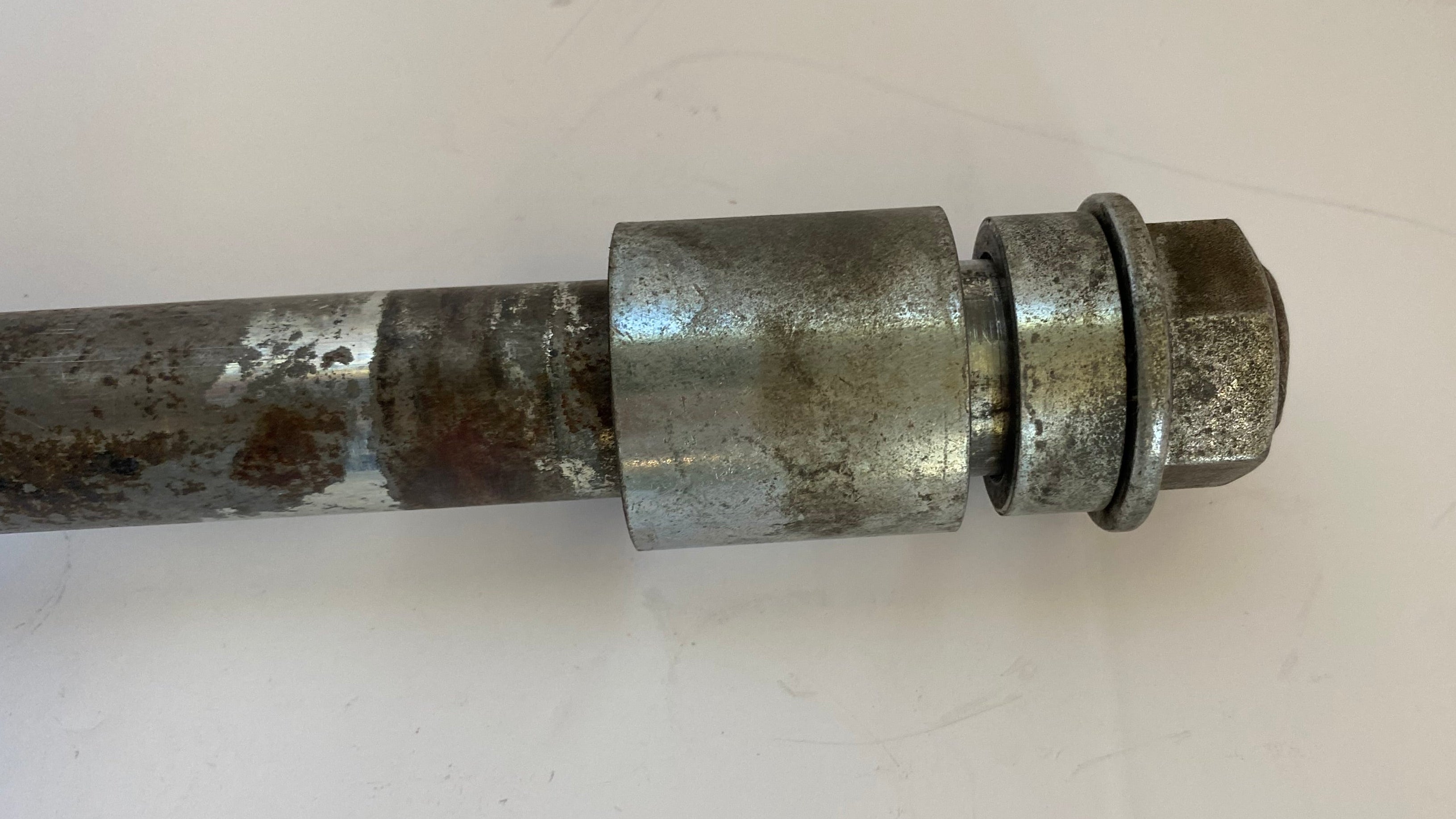 Axe de roue arrière 1 pouce Sportster Harley Davidson REF OEM 41176-05