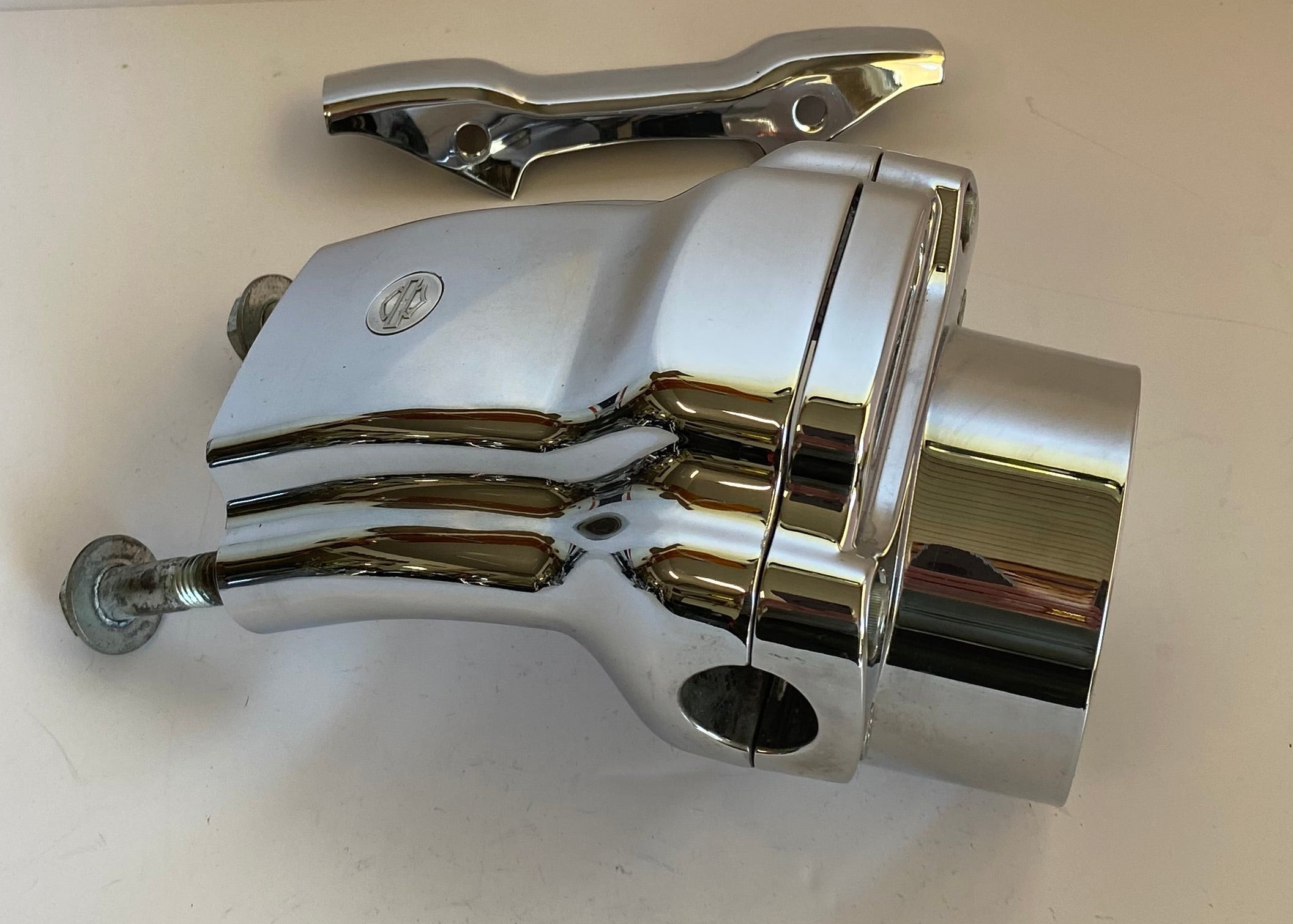 Jeu de risers + support de compteur Sportster custom Harley Davidson REF OEM 56017-04