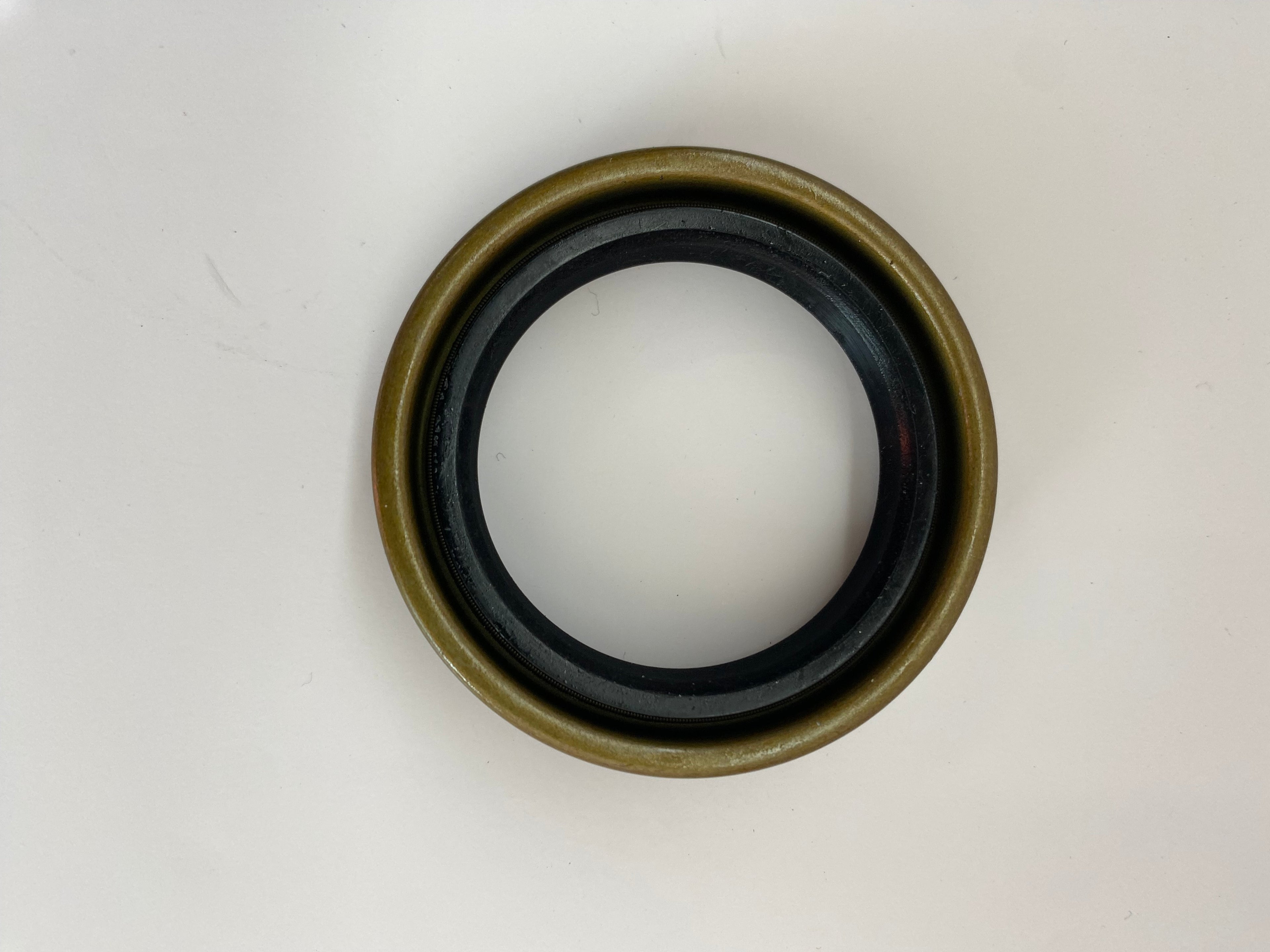 Joint spy sortie vilebrequin gauche Harley Davidson REF OEM 12068