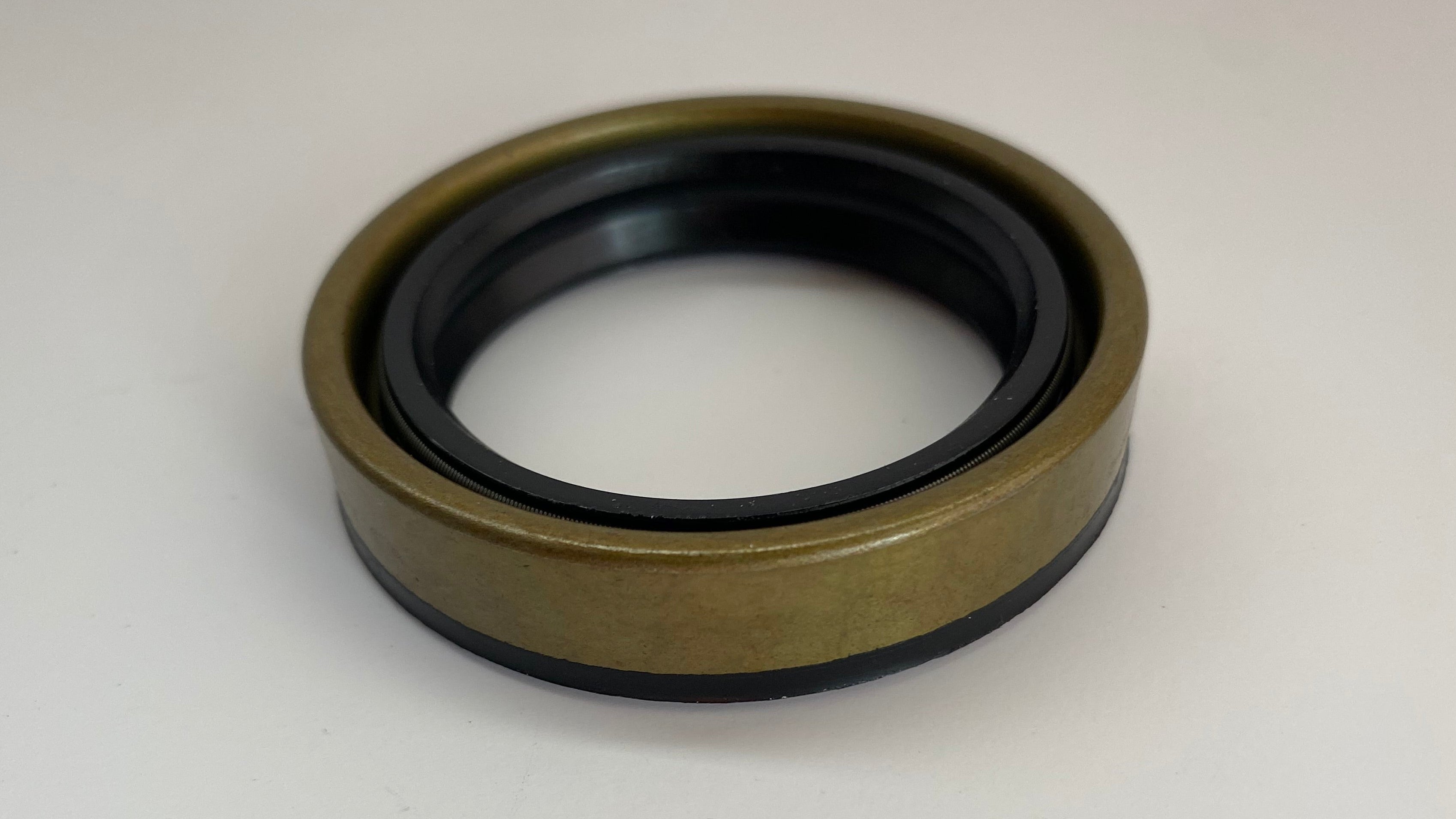 Joint spy sortie vilebrequin gauche Harley Davidson REF OEM 12068