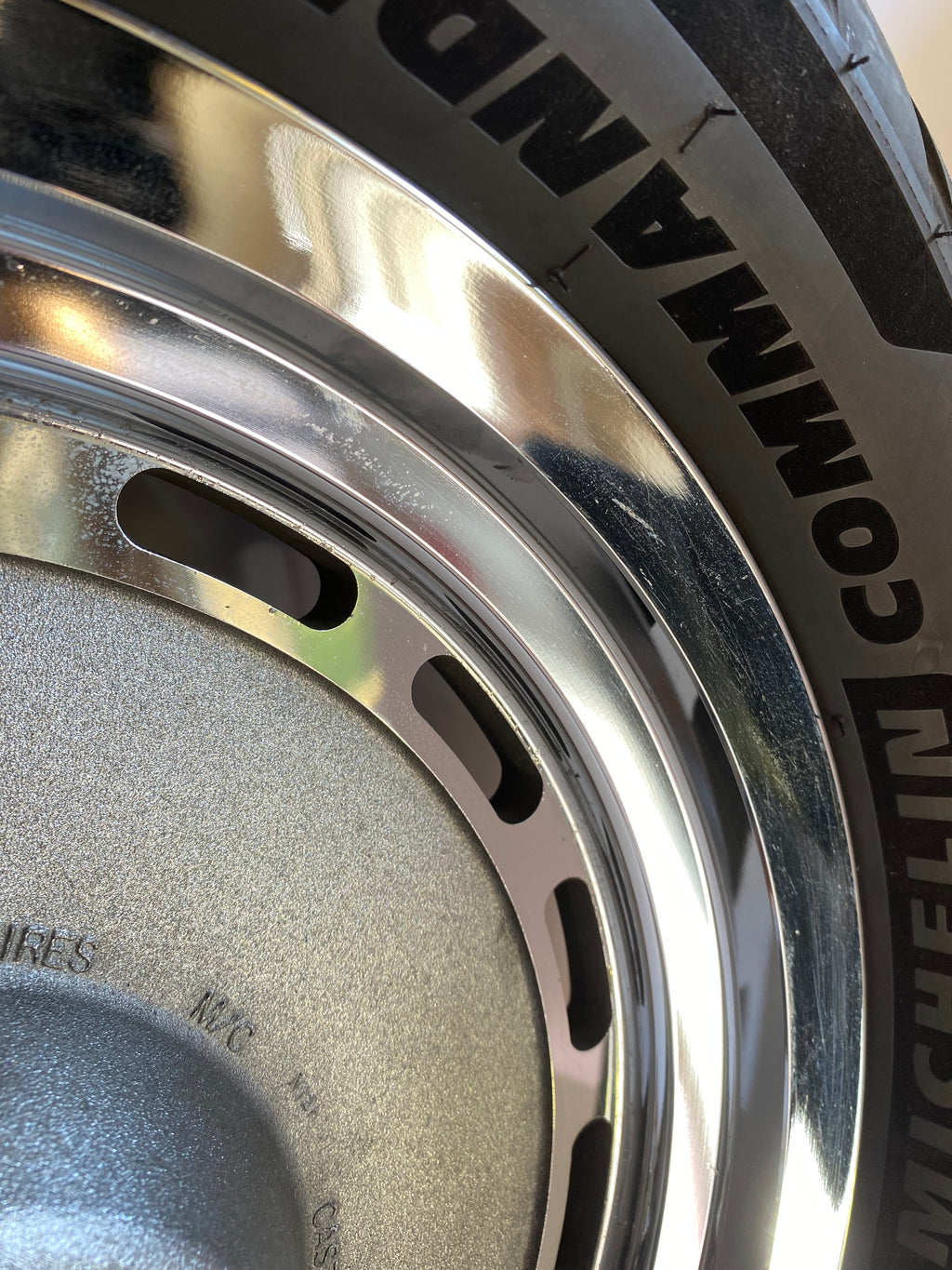 Roue arrière pleine chrome 16 x 3 pouces Harley Davidson REF OEM 43335-05