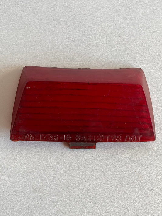 Cabochon de feu arrière garde boue  Harley Davidson REF OEM : 68046-79