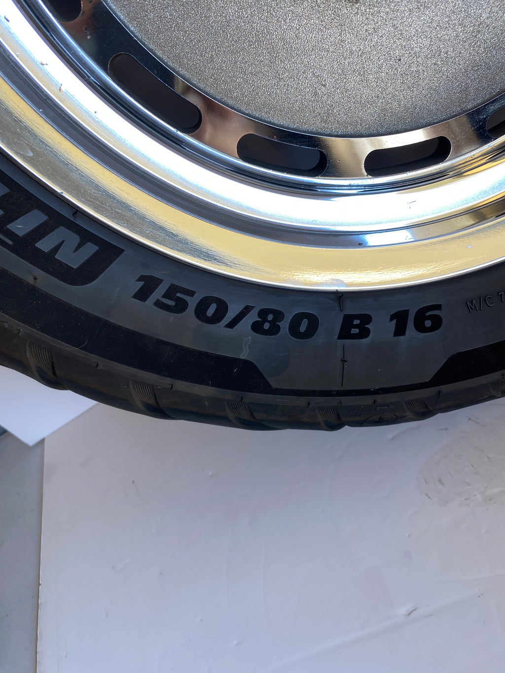 Roue arrière pleine chrome 16 x 3 pouces Harley Davidson REF OEM 43335-05