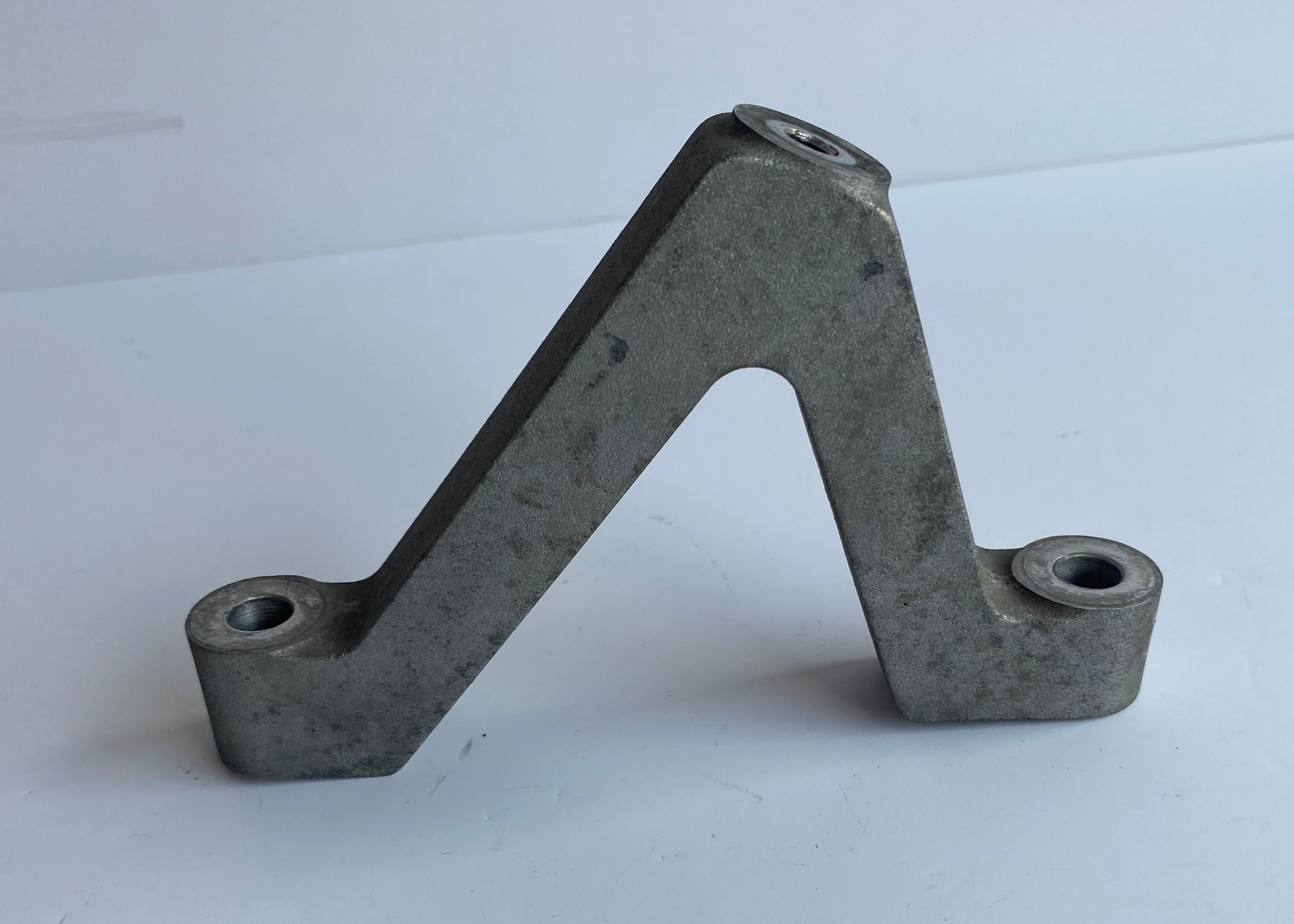 Support moteur supérieur arrière Buell XB REF OEM : L0160.02A8