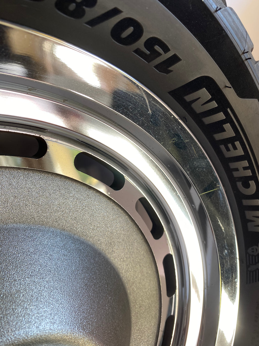 Roue arrière pleine chrome 16 x 3 pouces Harley Davidson REF OEM 43335-05