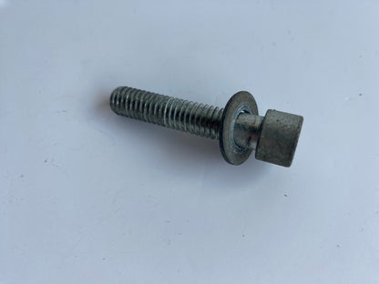 Vis support moteur supérieur arrière Buell XB REF OEM : AA0615.2CZB