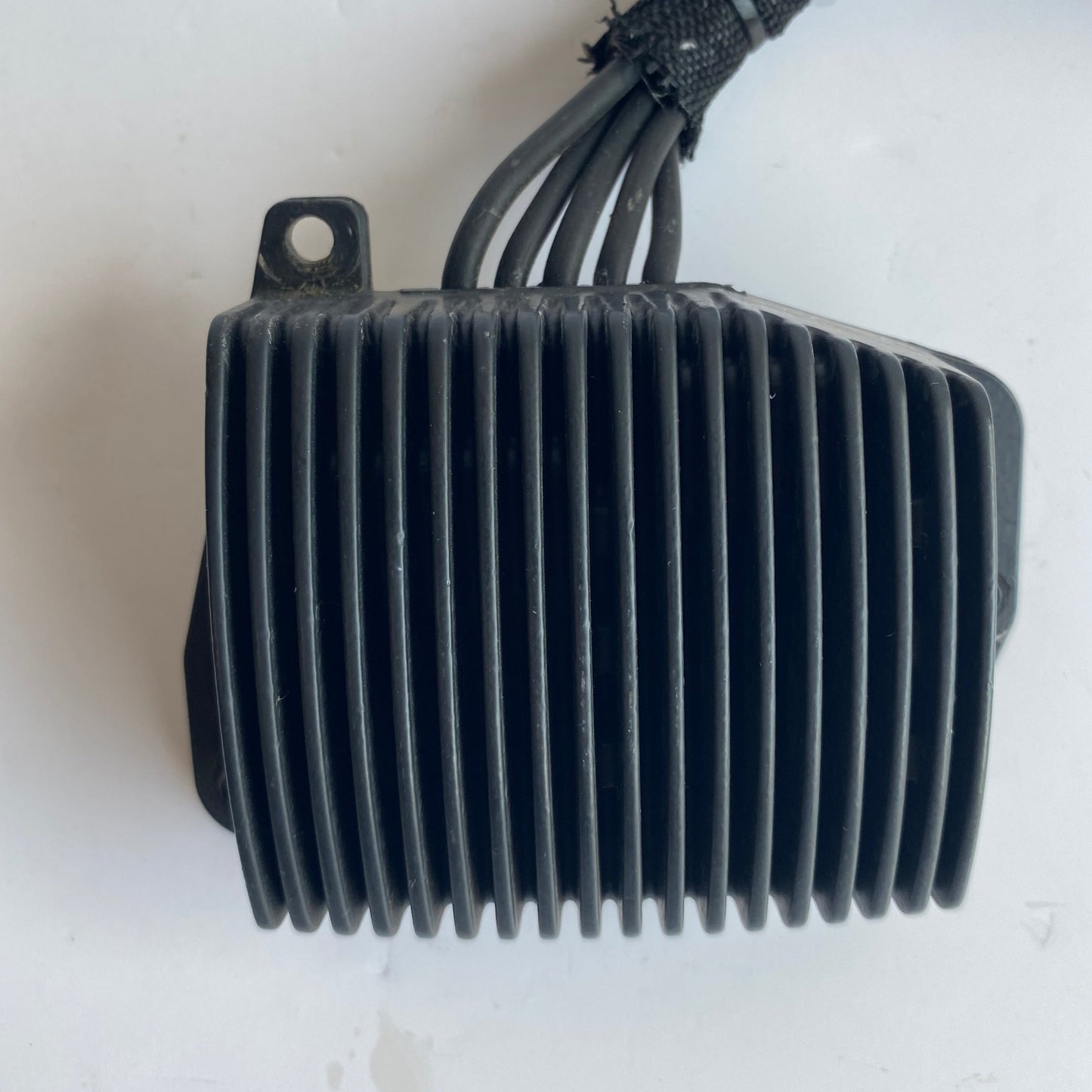 Régulateur de tension Buell XB REF OEM : Y0302.02A8
