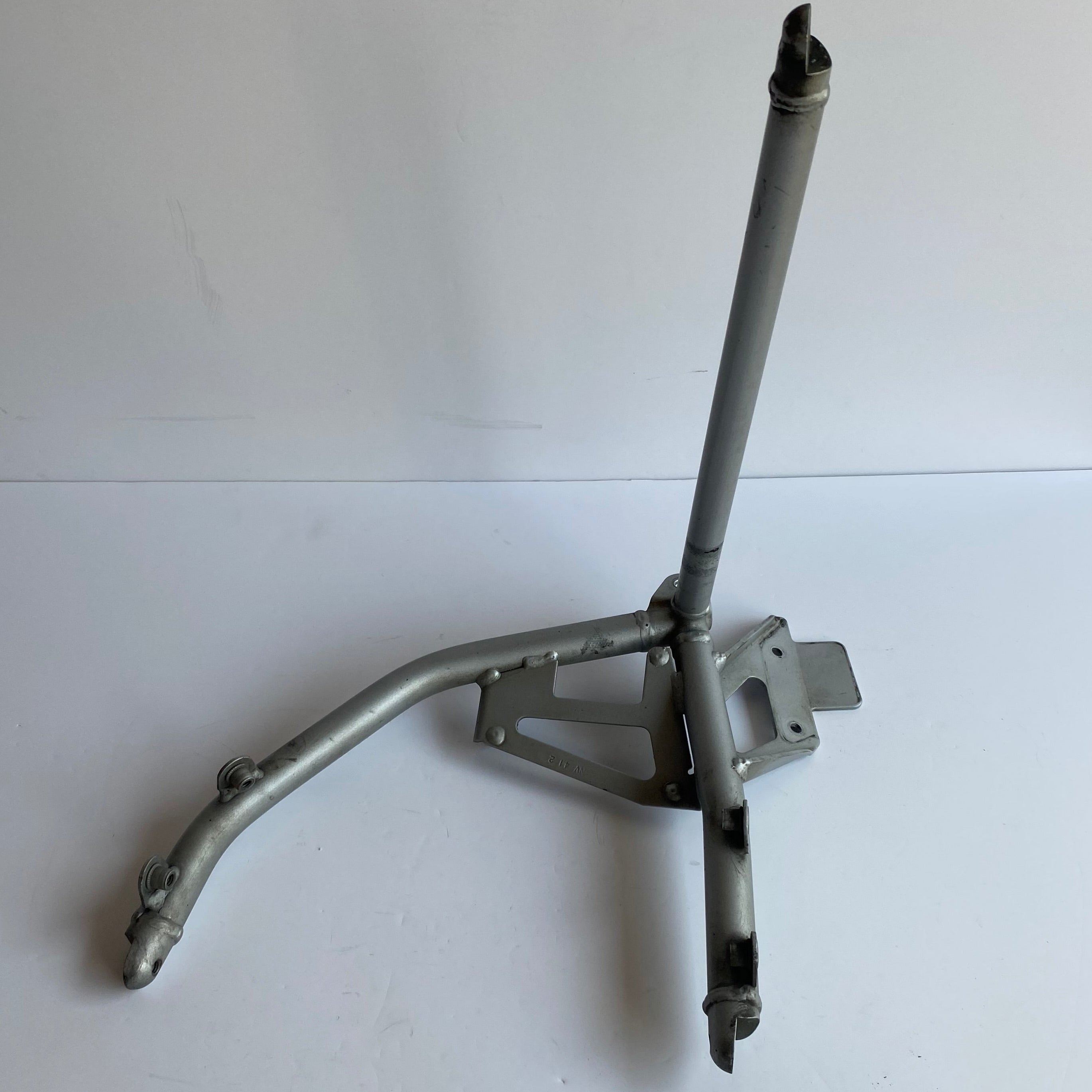 Support moteur W avant Buell XB REF OEM : L1511.4A8YT