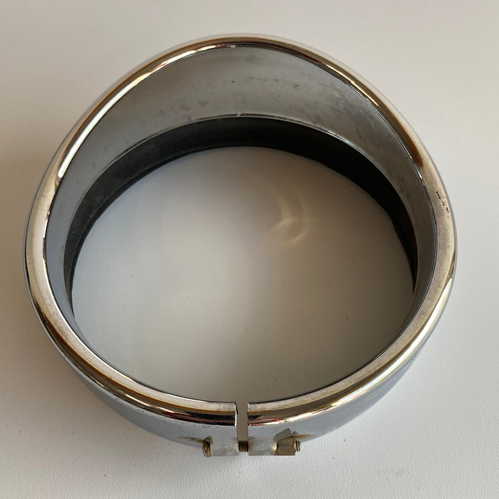 Cerclage de phare/visière 5 3/4 pouces Harley Davidson REF OEM : 69735-05