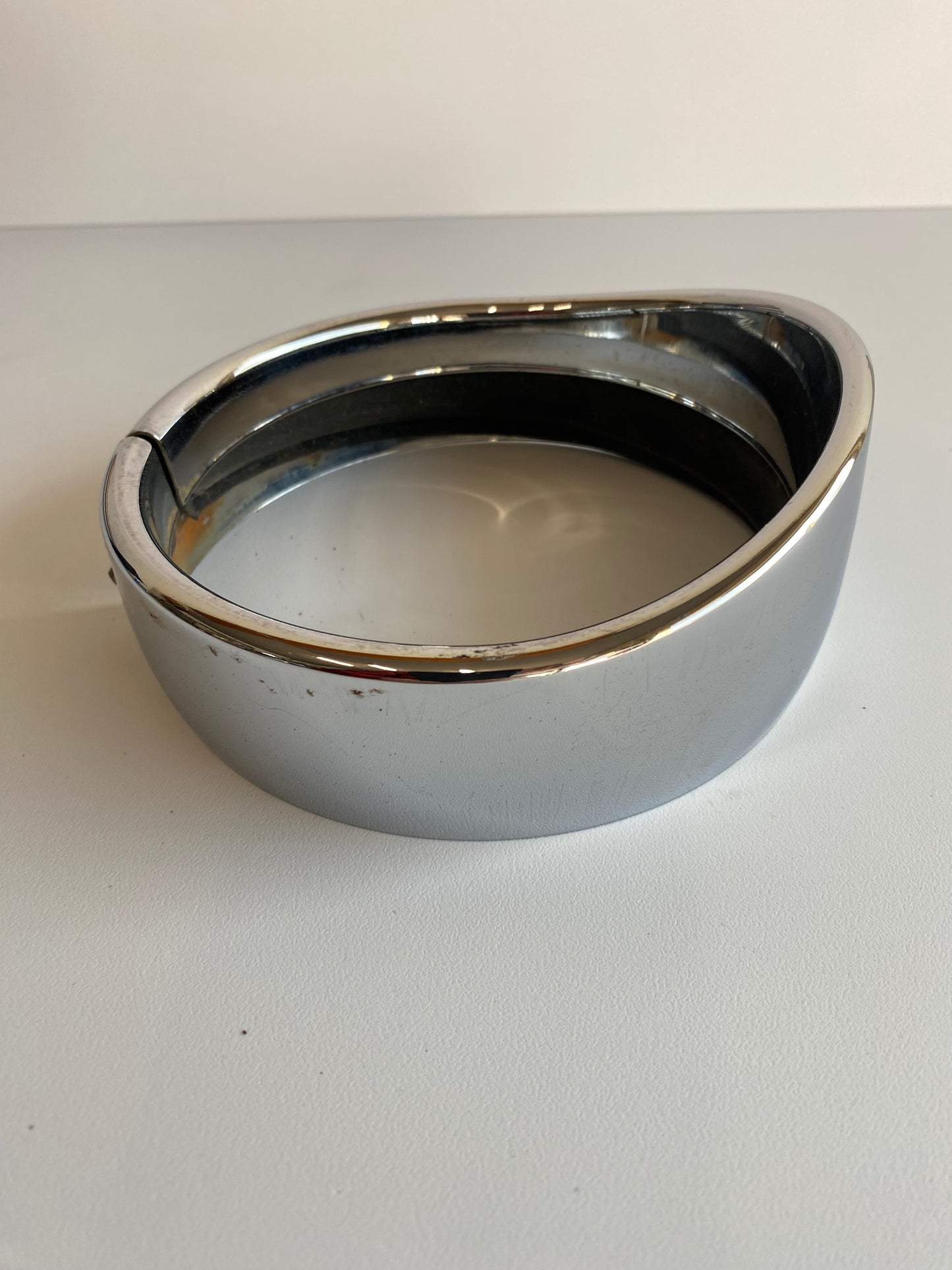 Cerclage de phare/visière 5 3/4 pouces Harley Davidson REF OEM : 69735-05