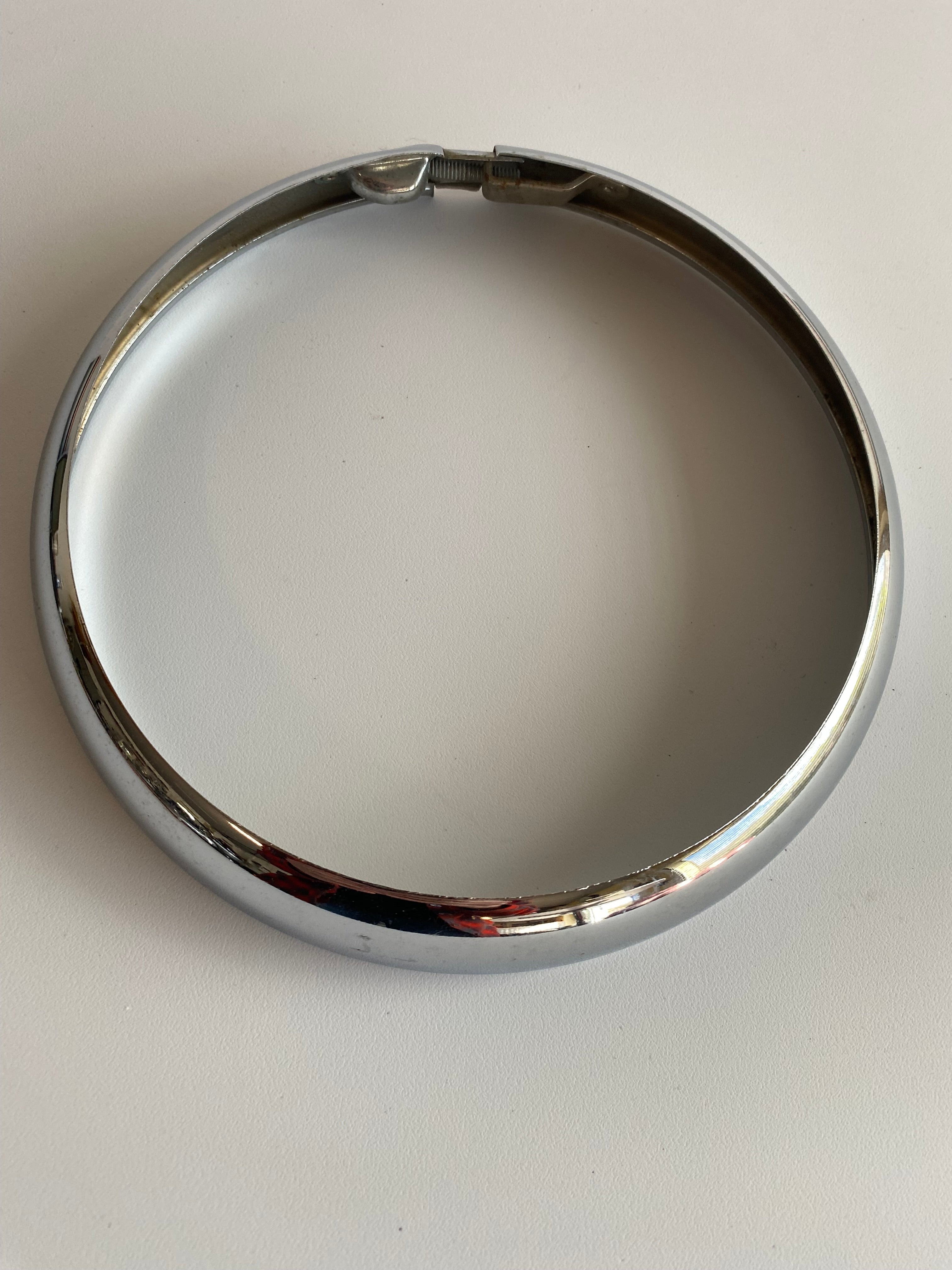 Harley Davidson 7-Zoll-Scheinwerferblende OEM-Referenz: 67726-48